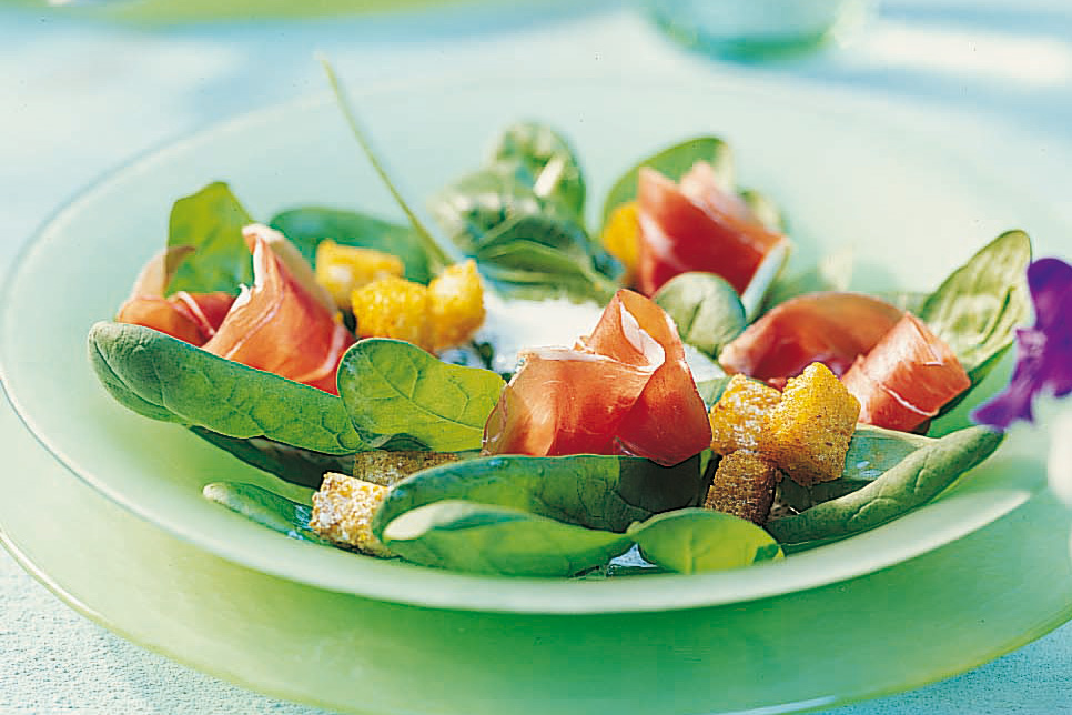Salade d'épinards garnie