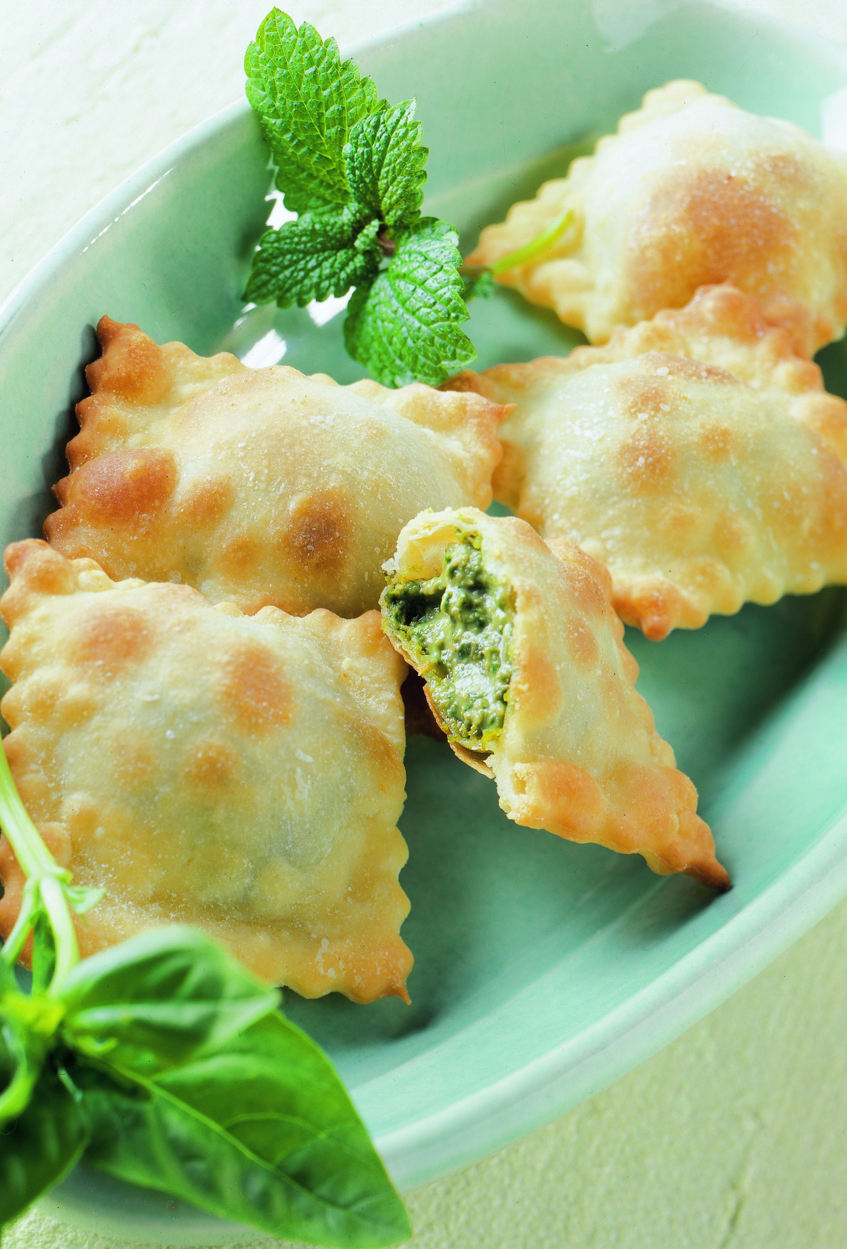 Ravioli au pesto à la mélisse