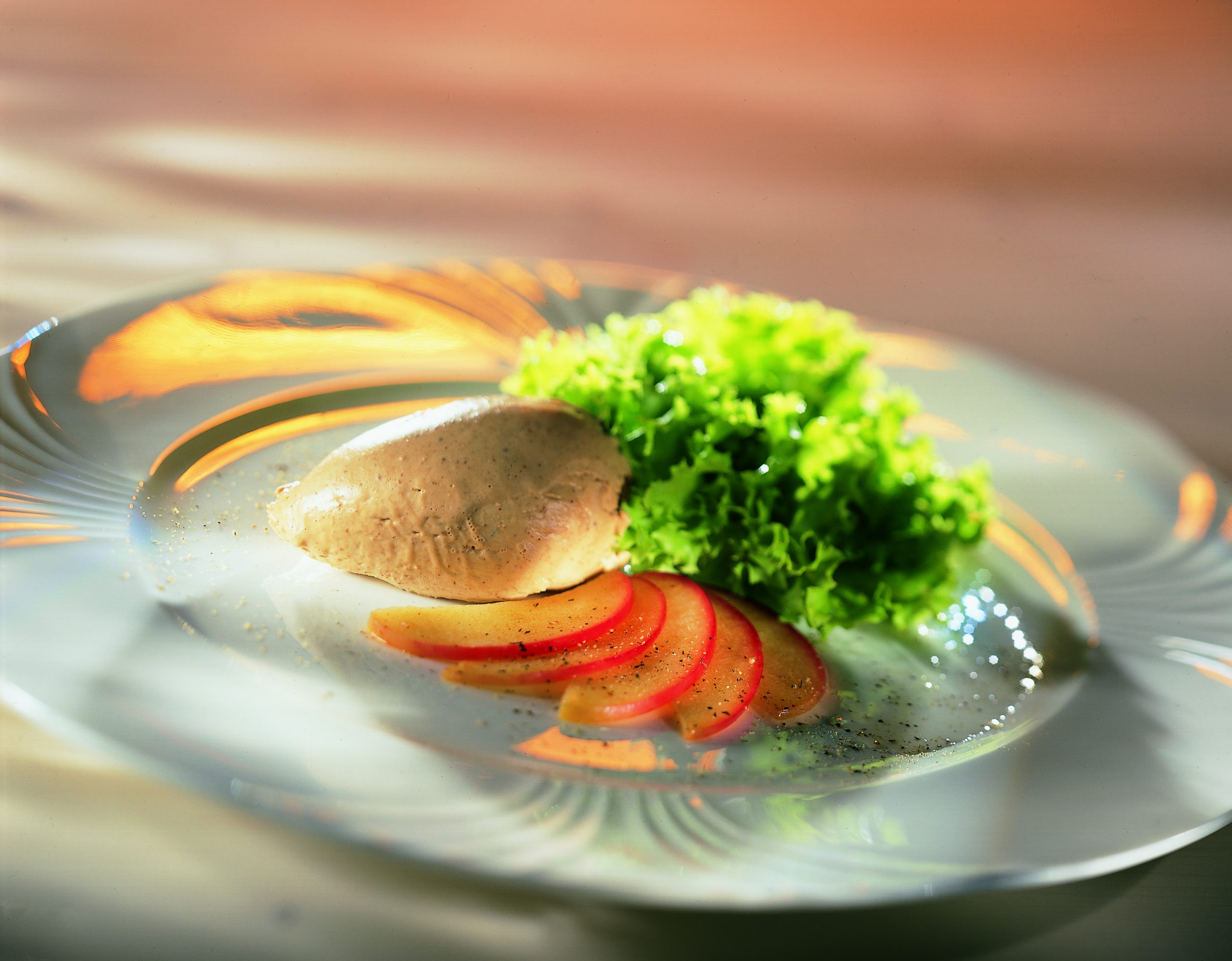 Geflügelleber-Mousse mit Apfelschnitzen