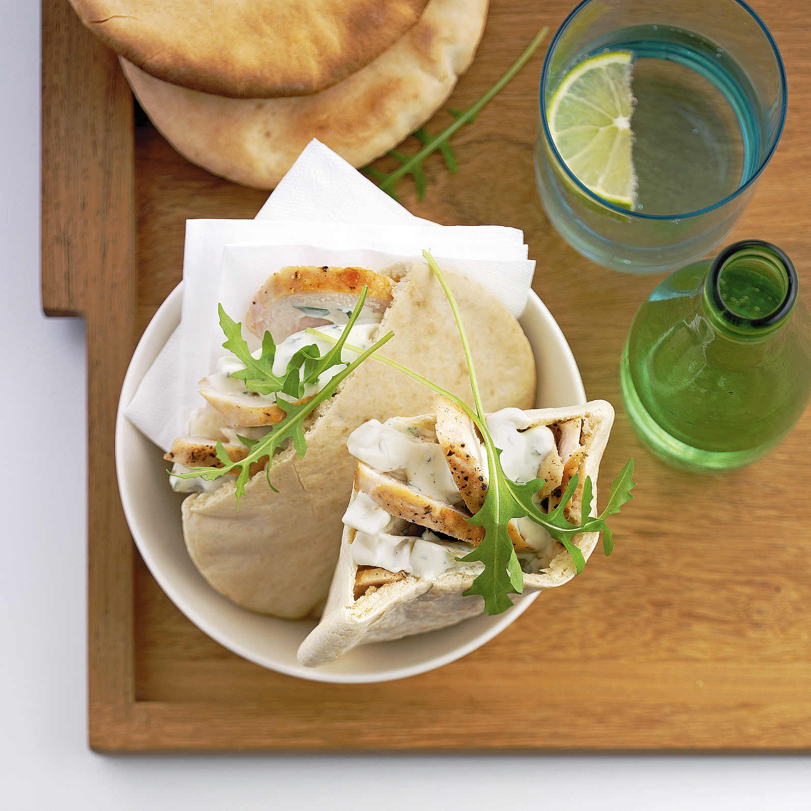 Pita au poulet et au colrave