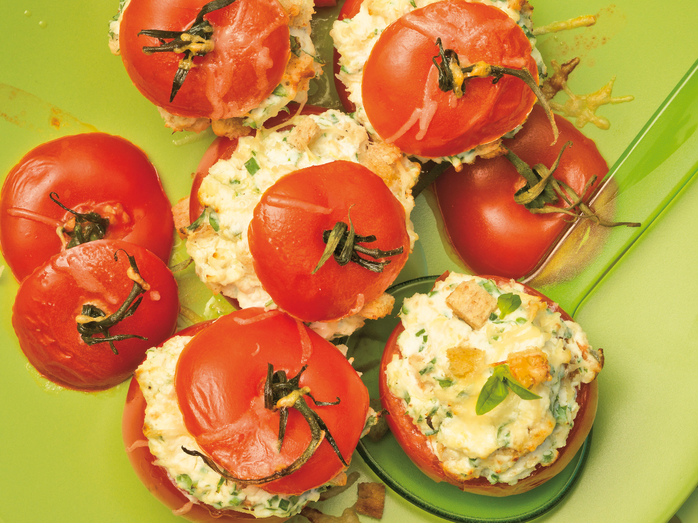 Gefüllte Tomaten mit Ricotta und Kräutern