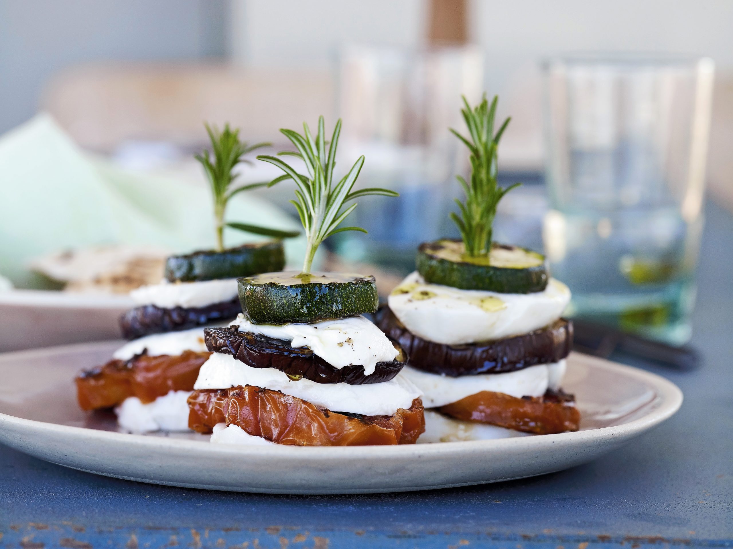 Millefeuille légumes-mozzarella au barbecue