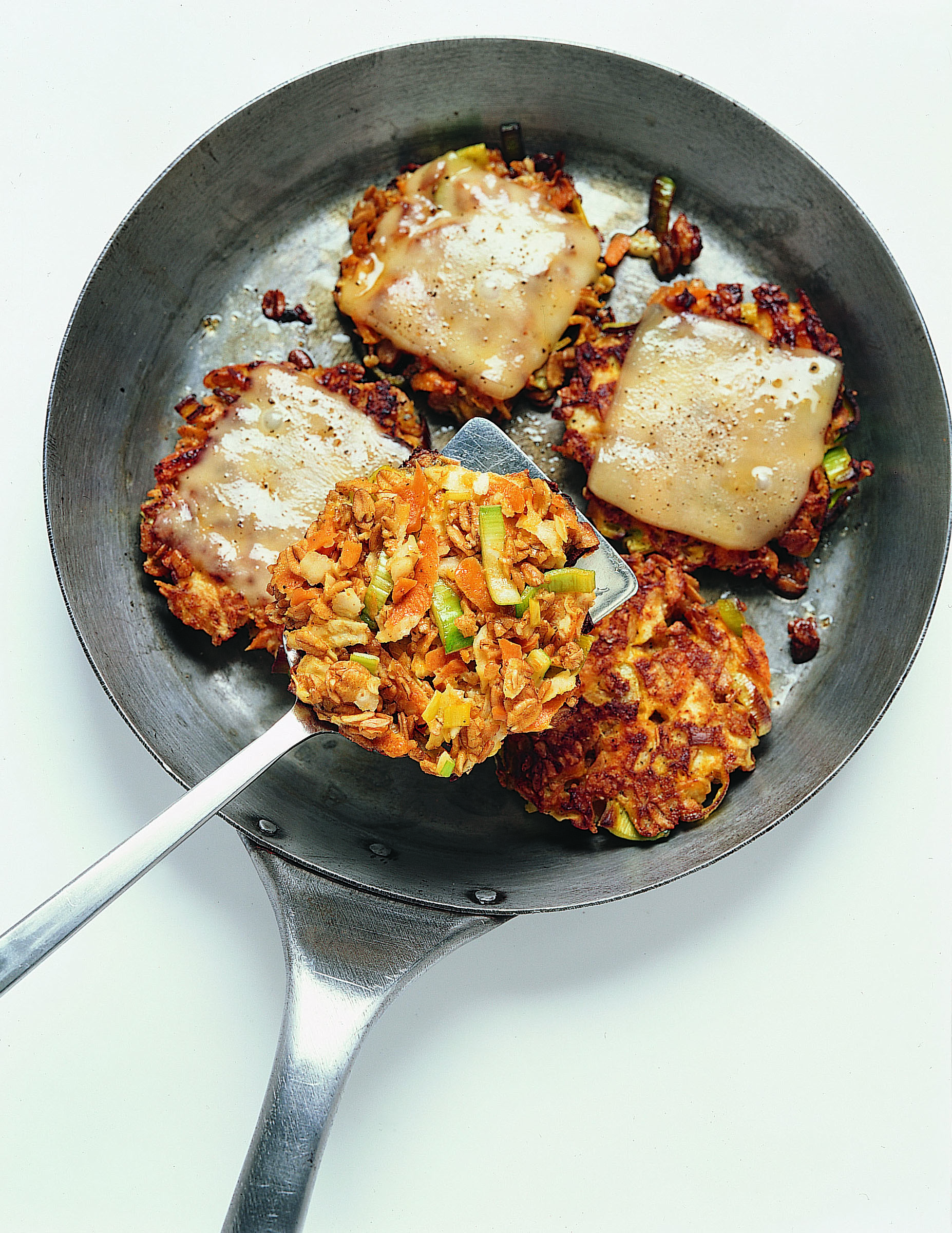 Gemüseburger mit Raclettekäse (Veggie-Burger)