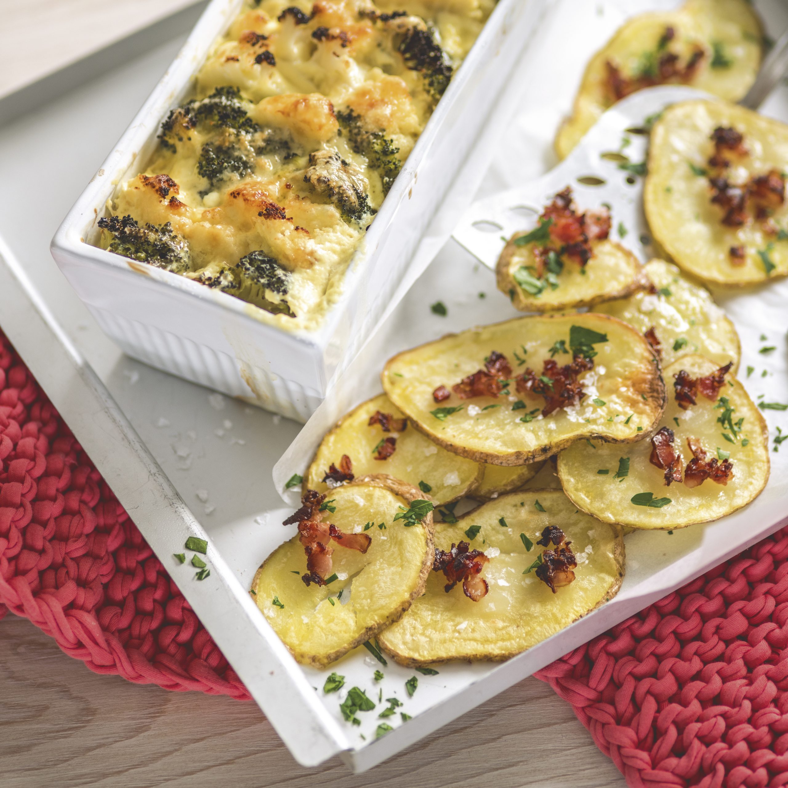 Gemüsegratin mit Speck-Kartoffel-Chips