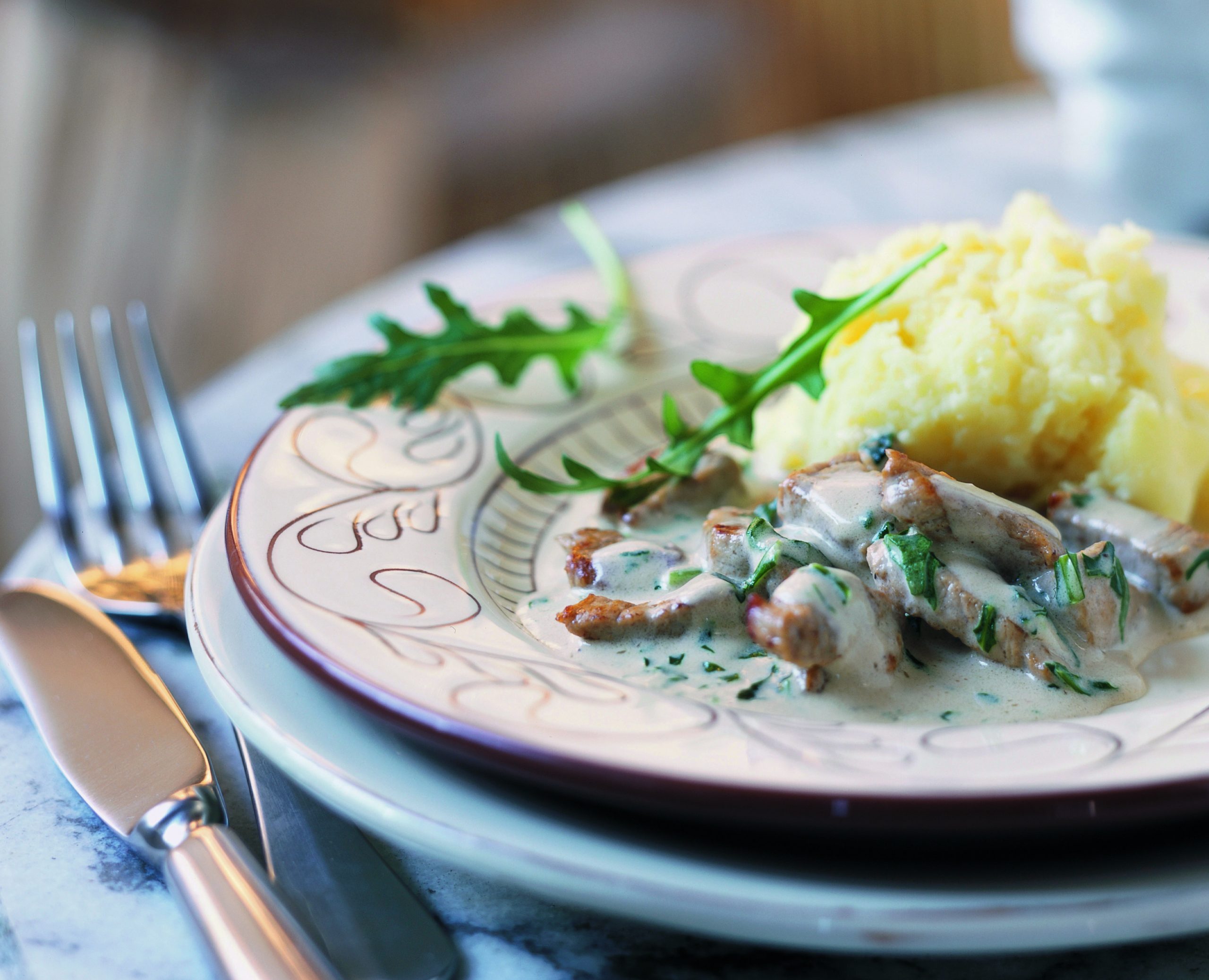Emincé de veau sauce aux pommes