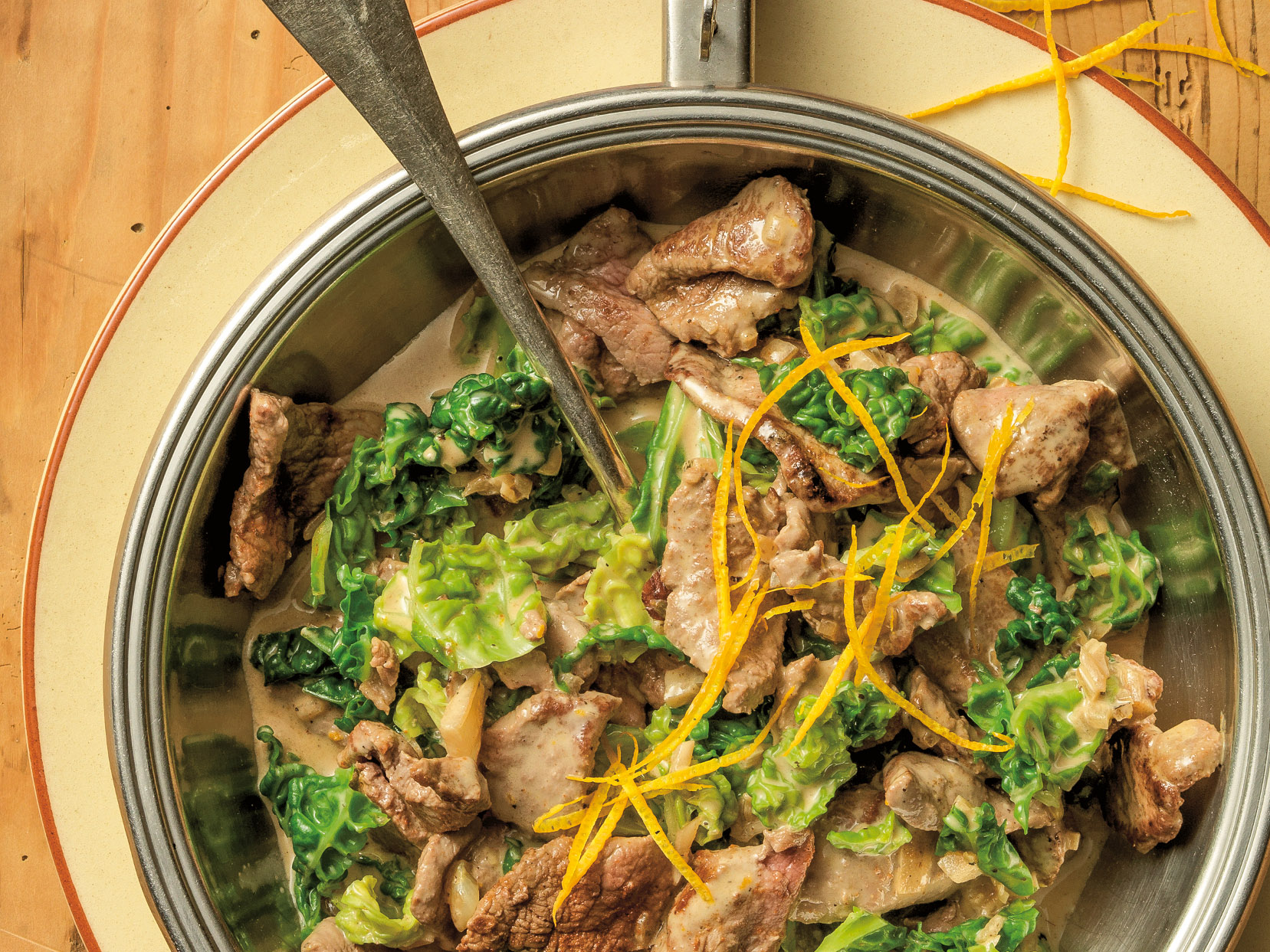 Emincé de boeuf au chou frisé