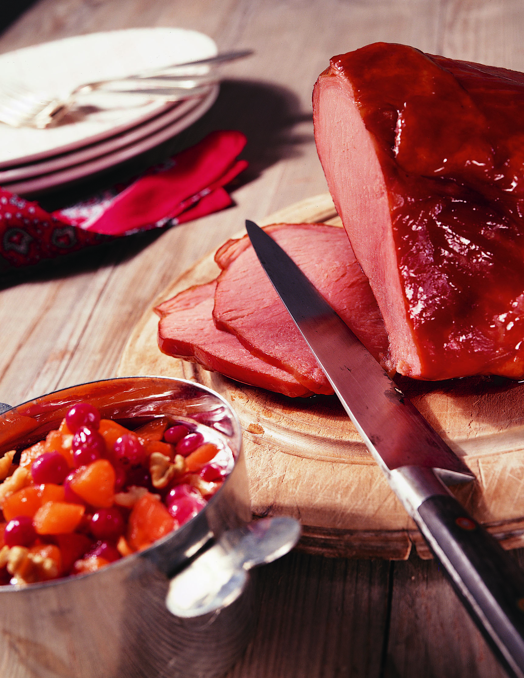 Jambon glacé aux fruits rouges et aux abricots