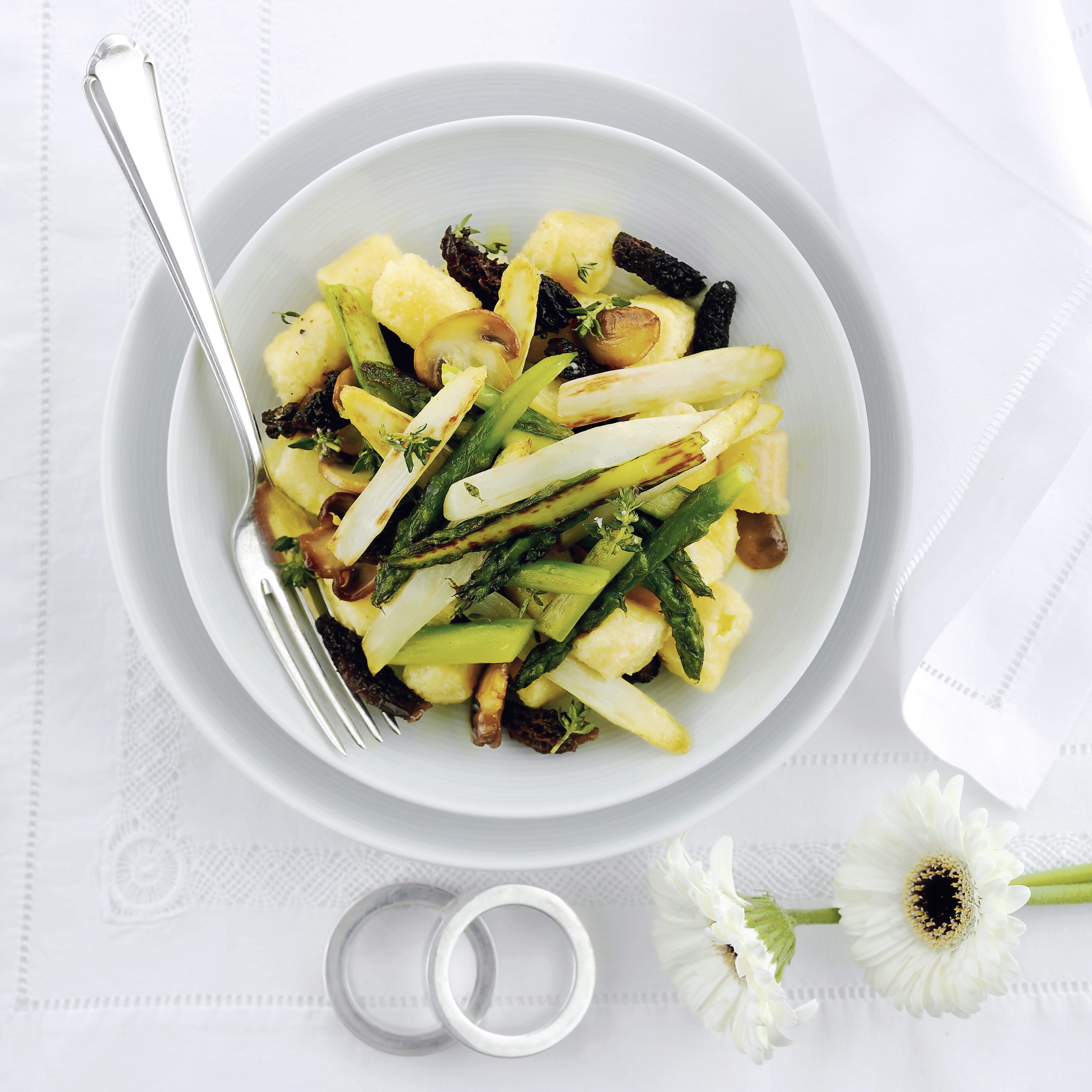 Gnocchi aux asperges et aux morilles