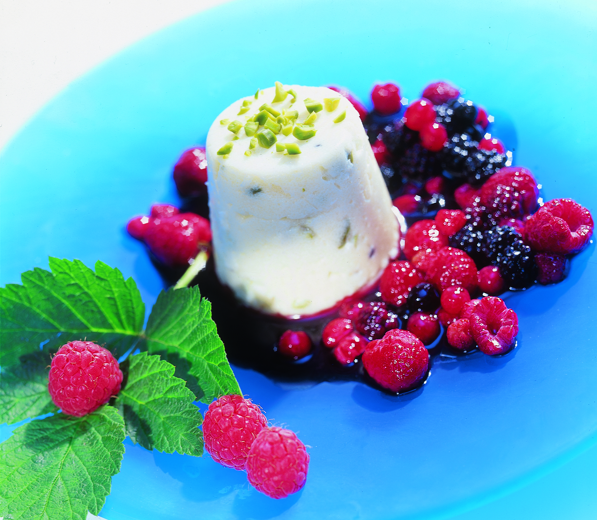 Timbales de semoule aux petits fruits