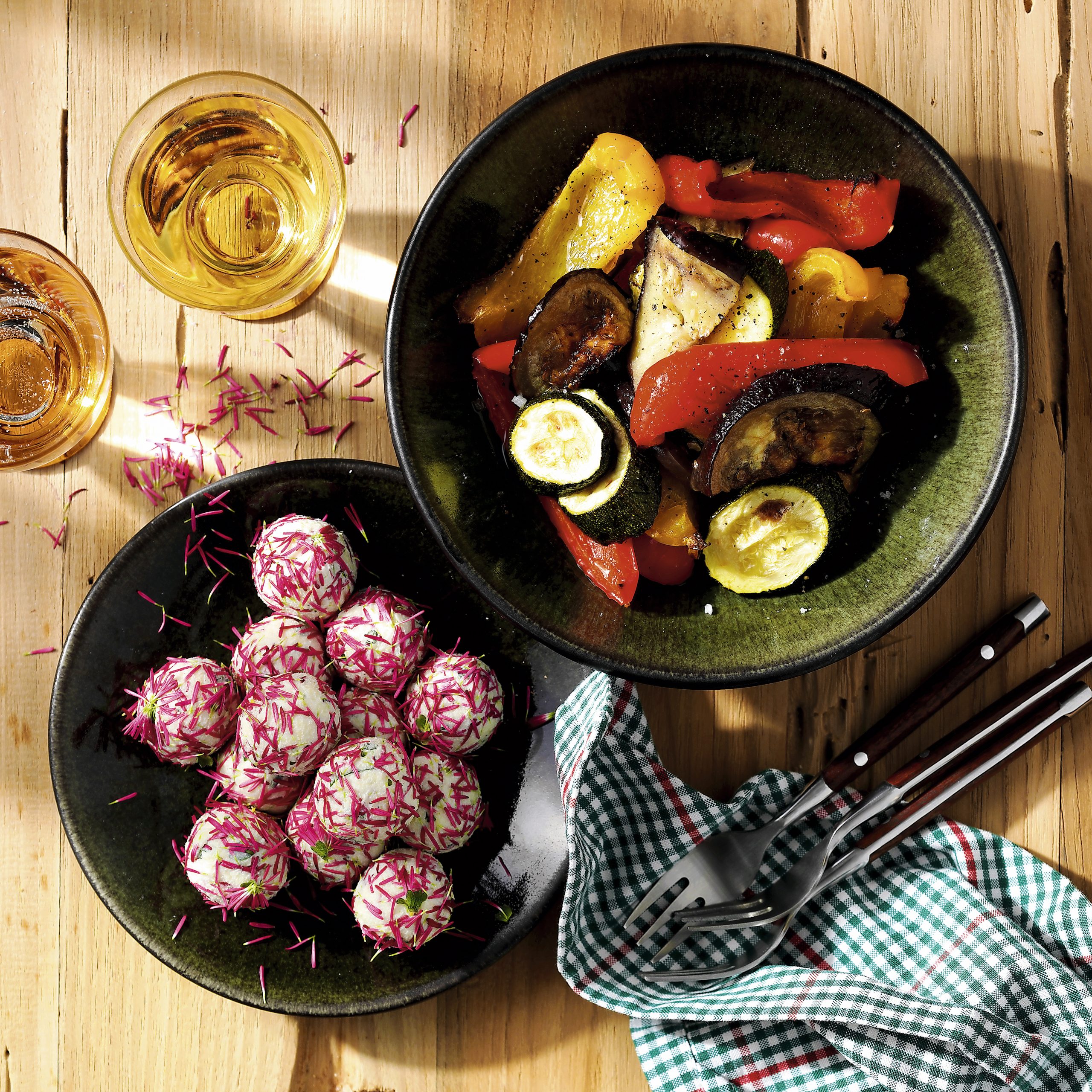 Légumes grillés et boulettes au fromage d'alpage