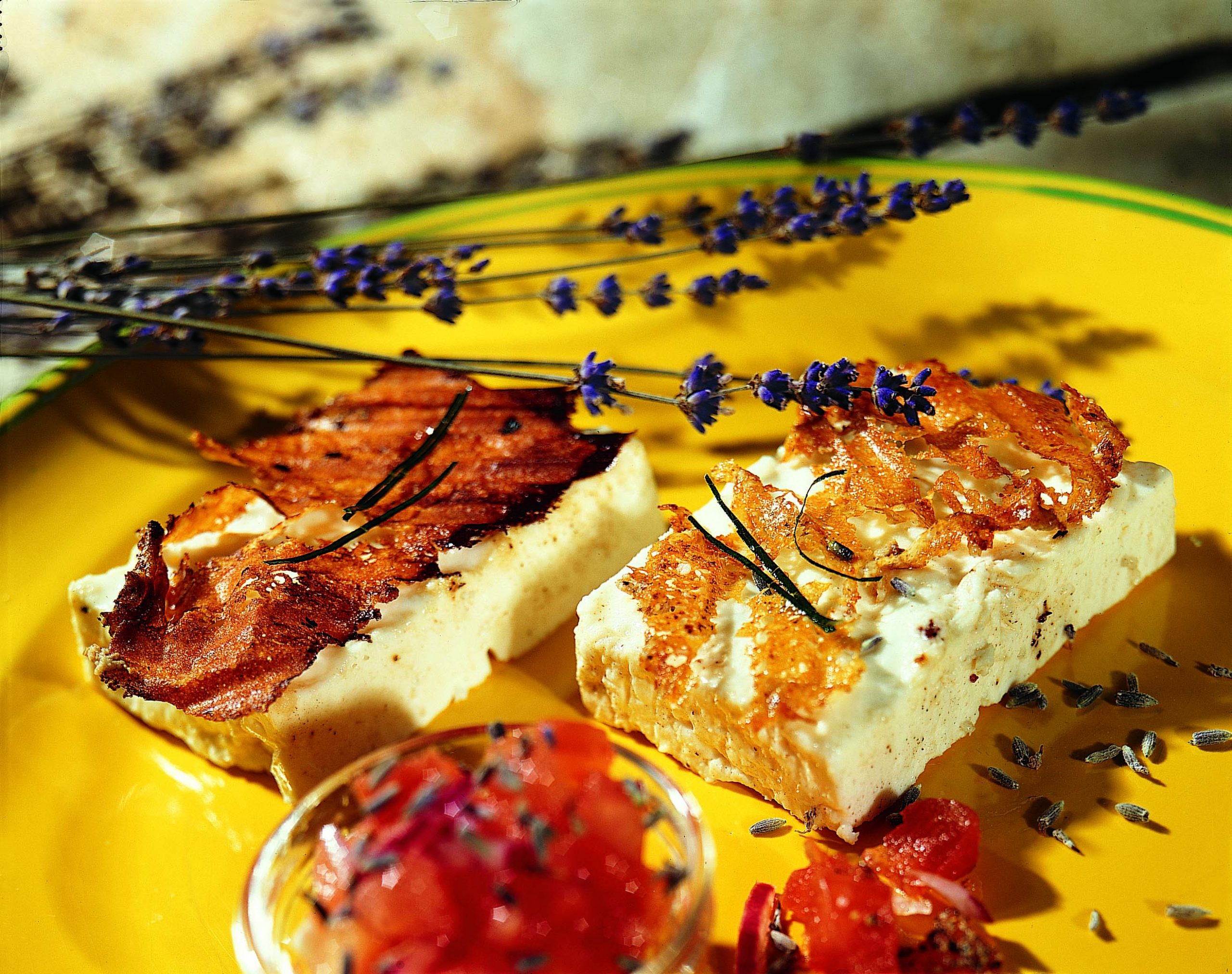 Fromage frais grillé et sauce tomate