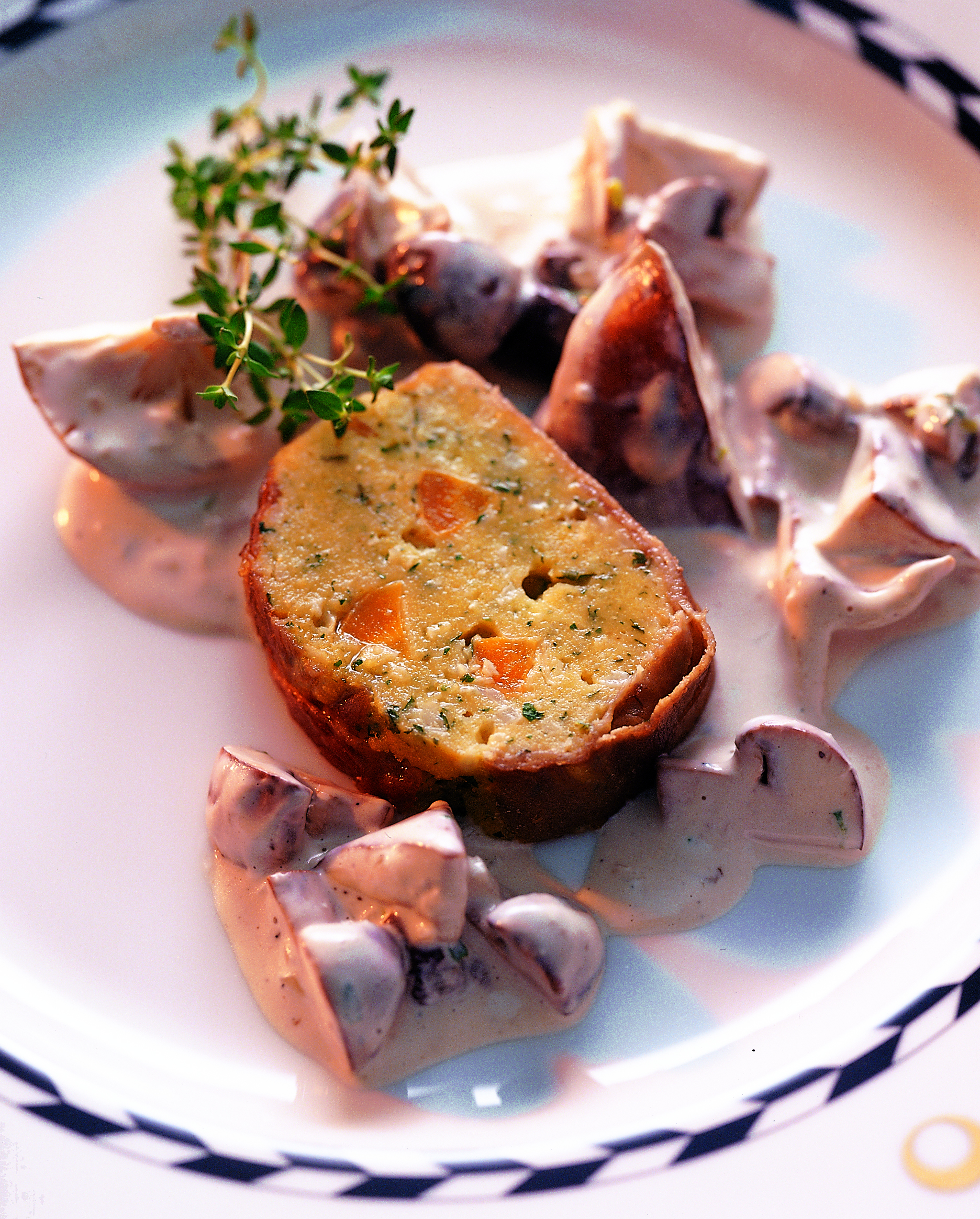 Gruyère-Kalbfleisch-Terrine an Pilzsauce