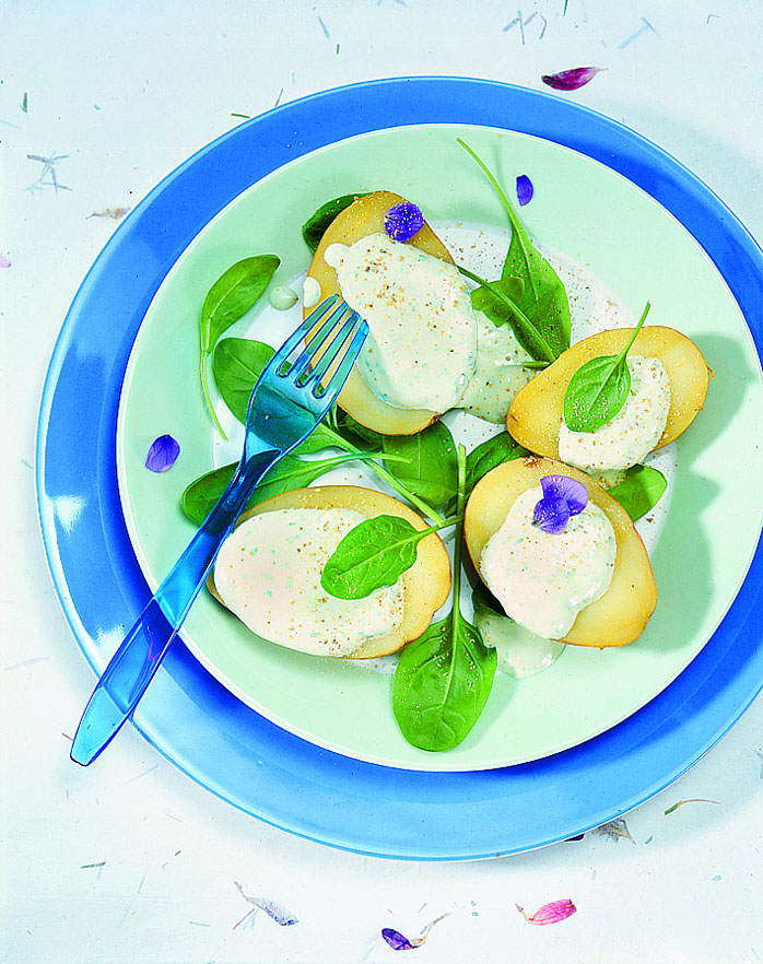 Pommes de terre en robe des champs sauce ricotta et épinards