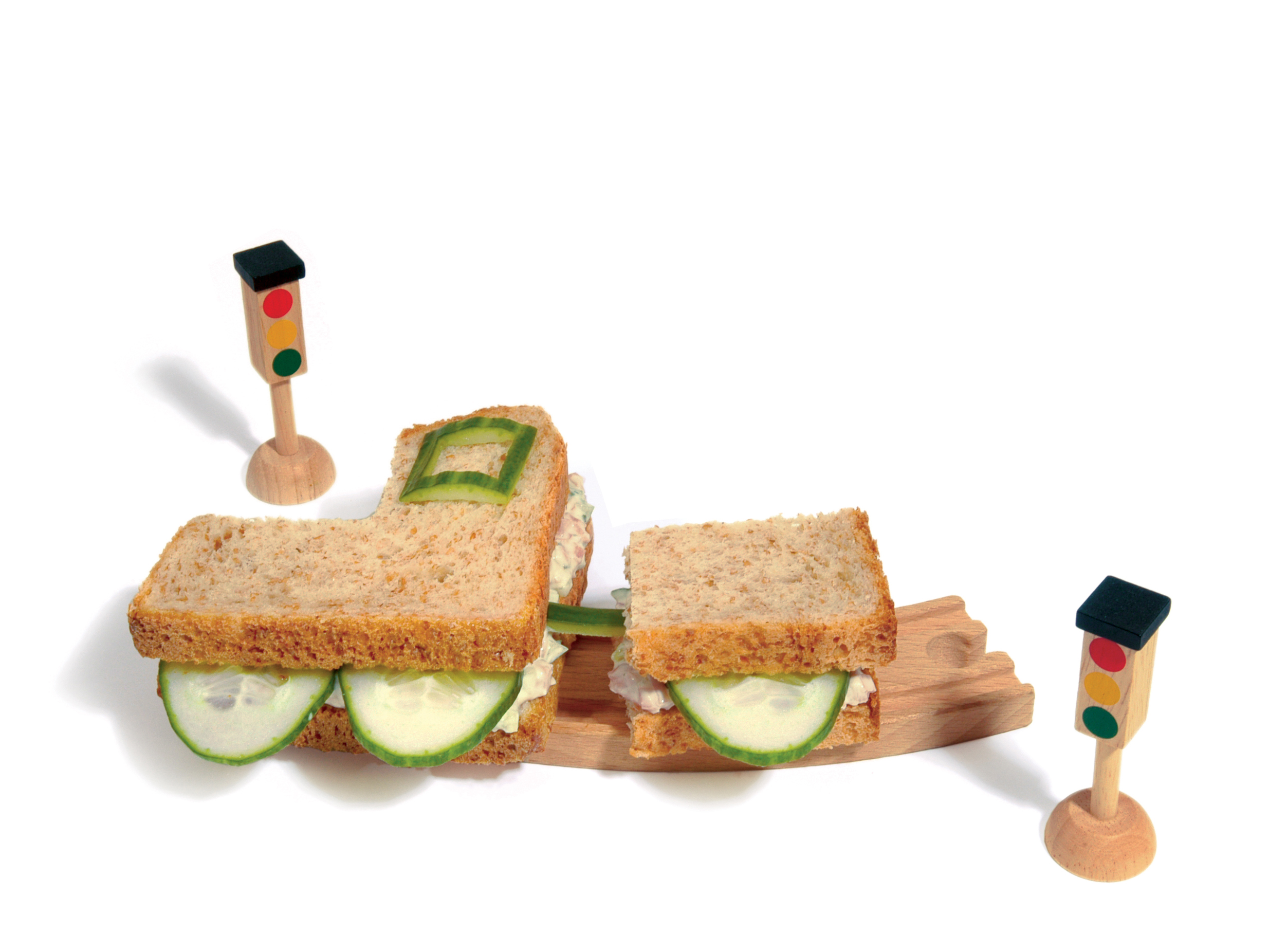 Sandwich "locomotive" jambon-concombre