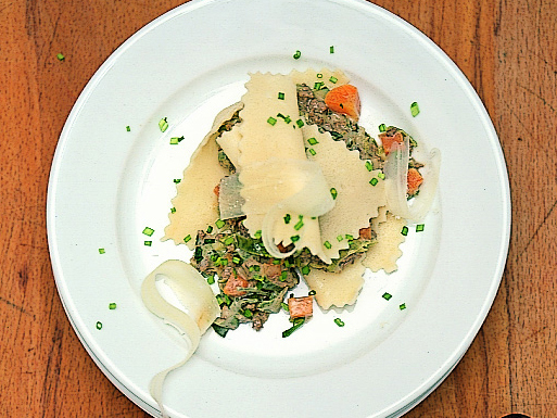 Gut gefüllte Riesenravioli