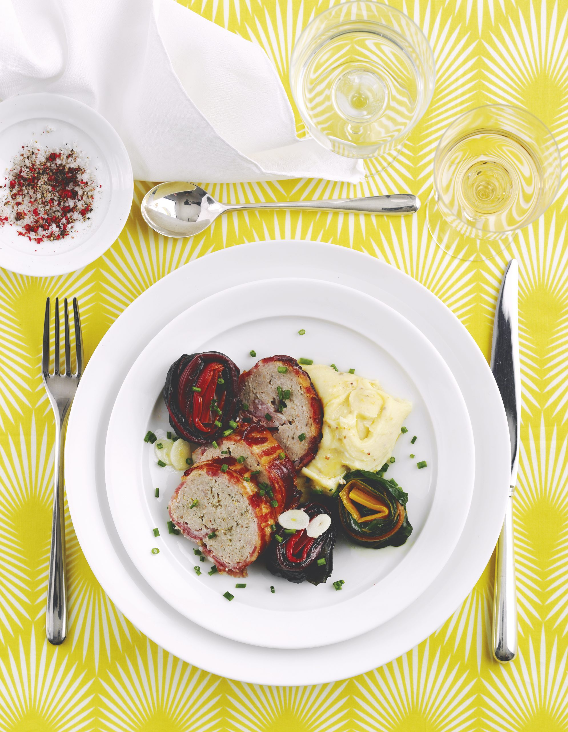 Hackbraten in knusprigem Speckmantel