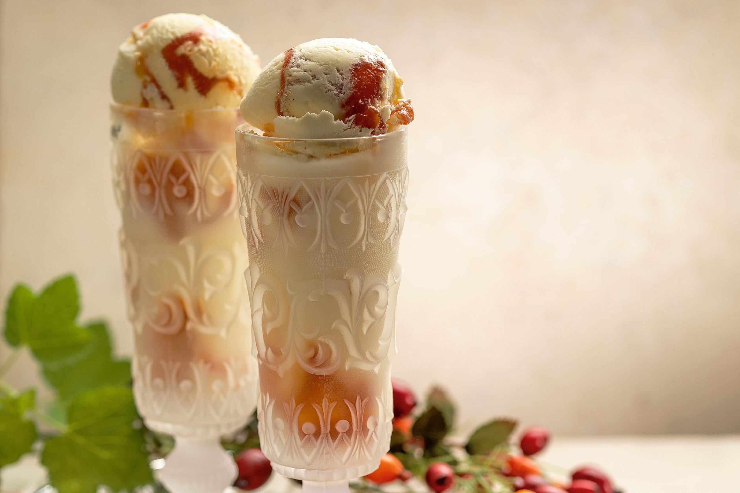 Hagebutten-Schokoladen-Glace