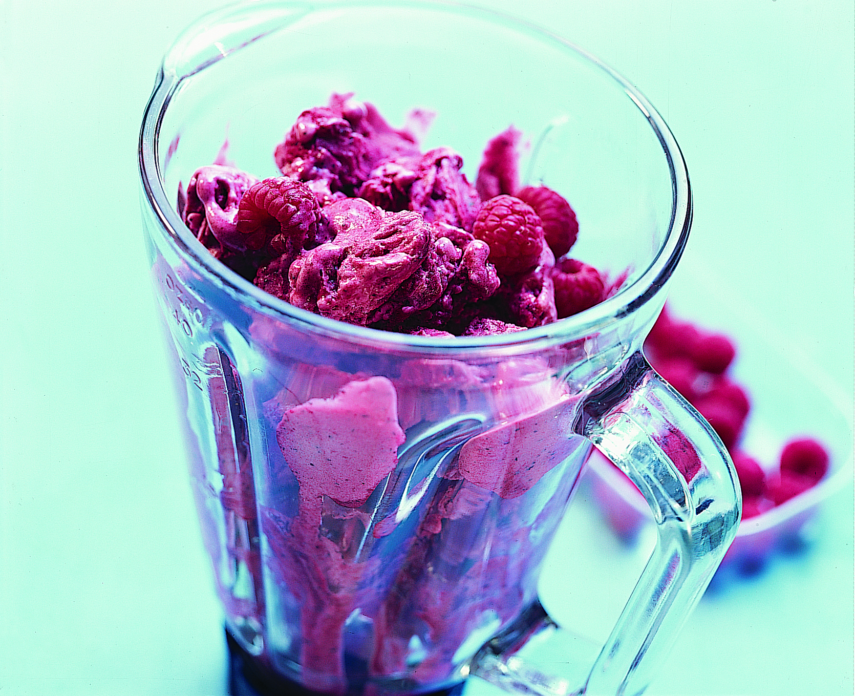 Himbeersorbet mit Zitronenmelisse