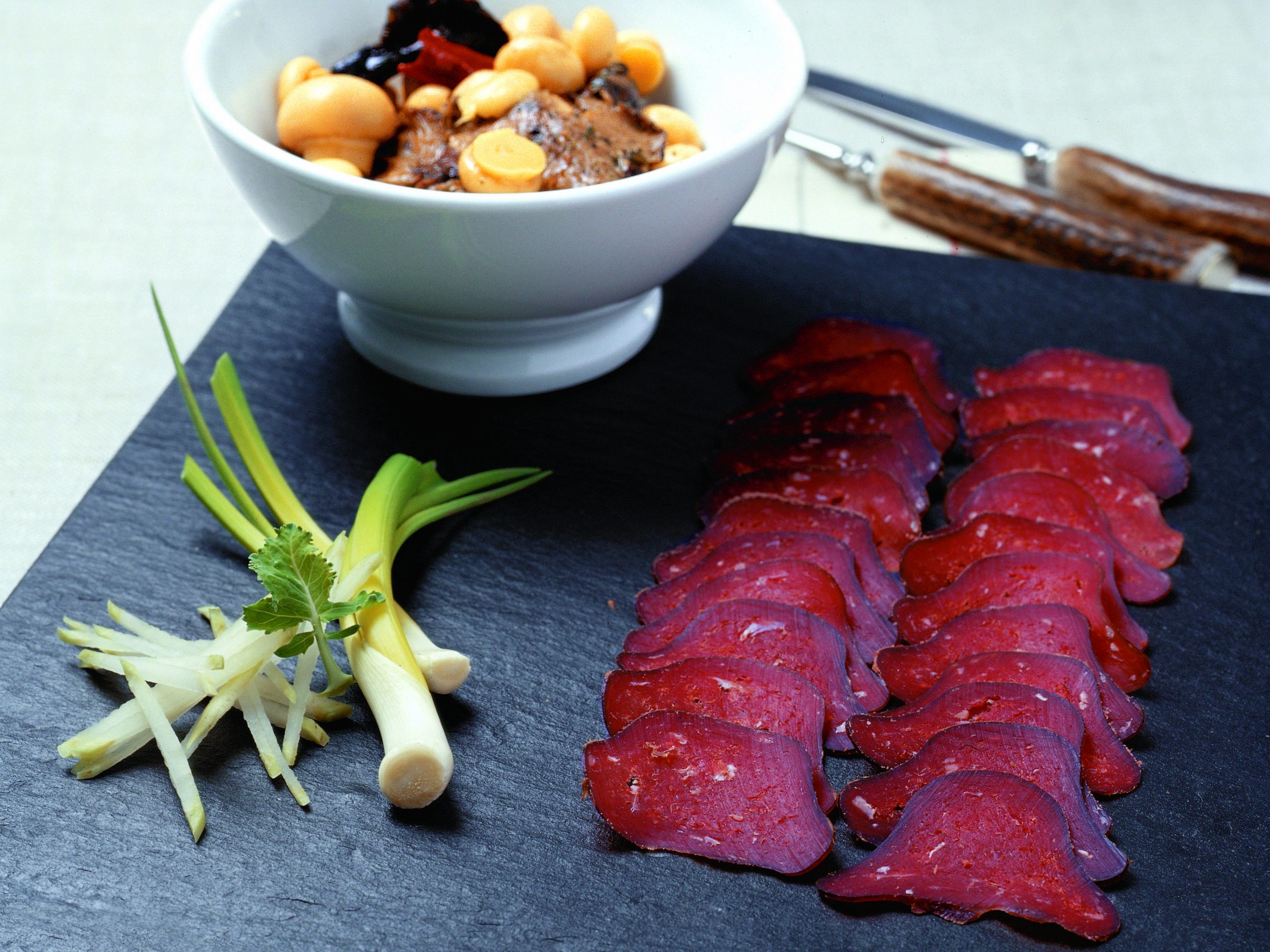 Hirschwurst-Pilz-Antipasti