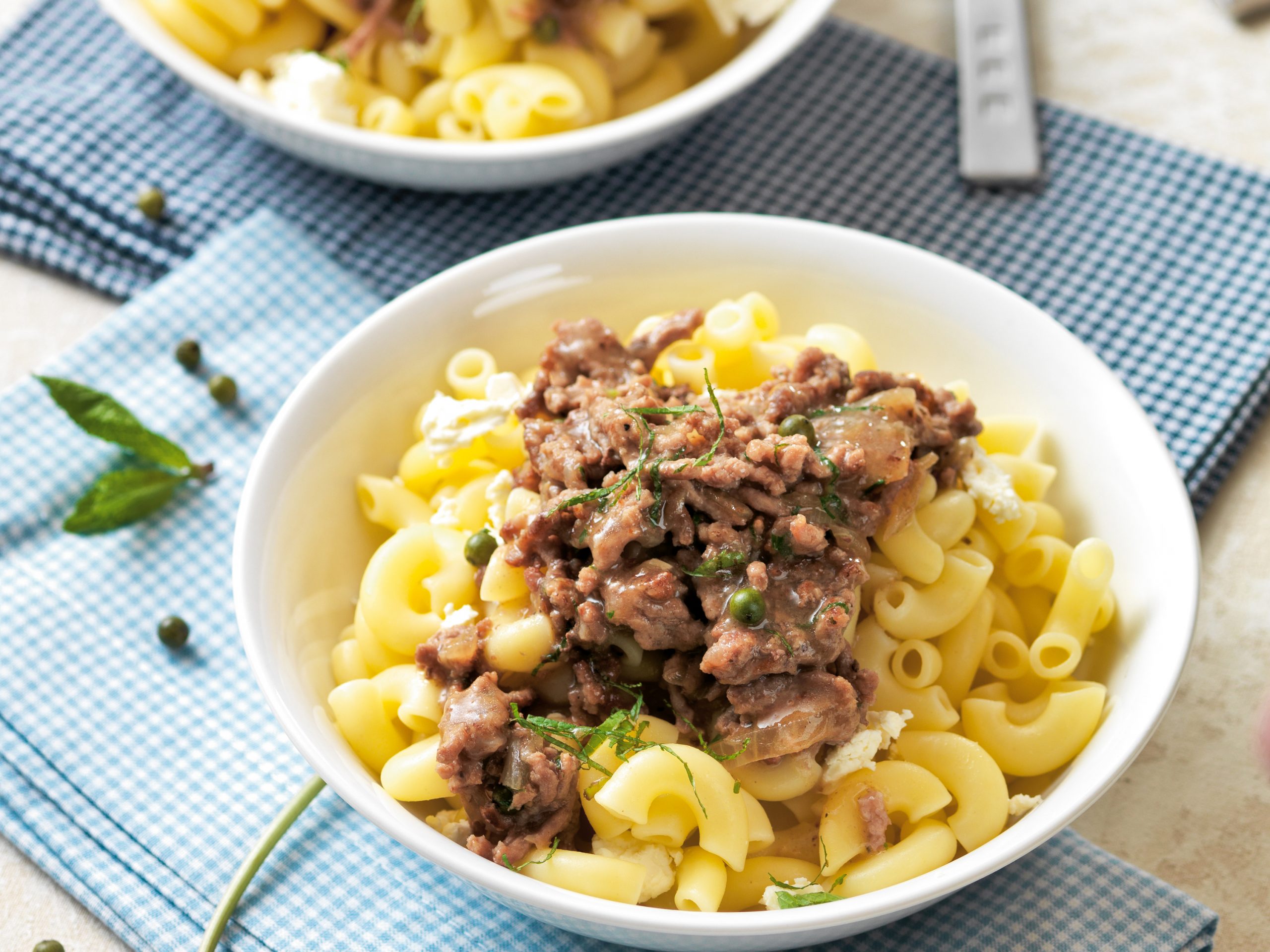 Cornettes à la viande hachée et sauce à la menthe