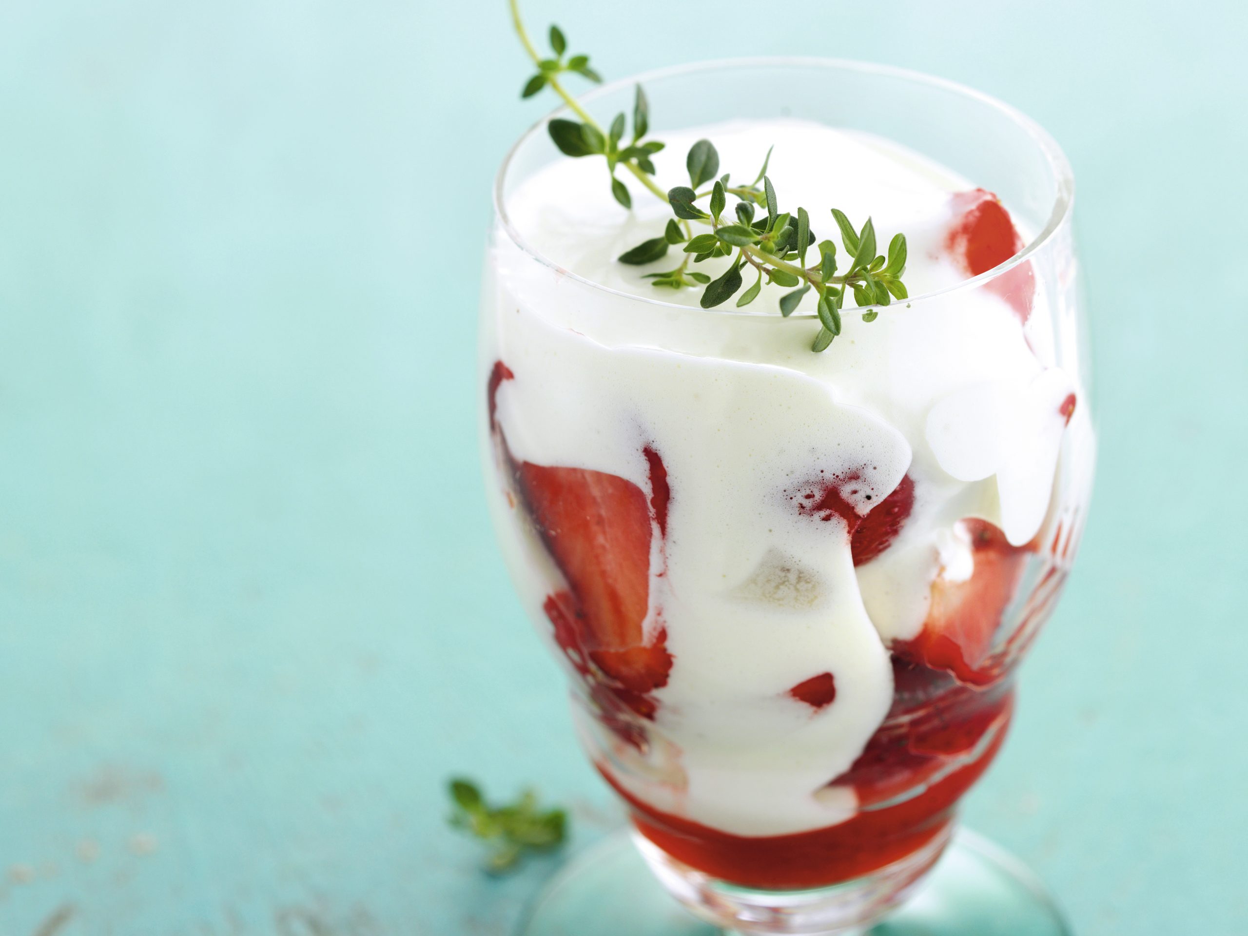 Sabayon au sureau et fraises macérées