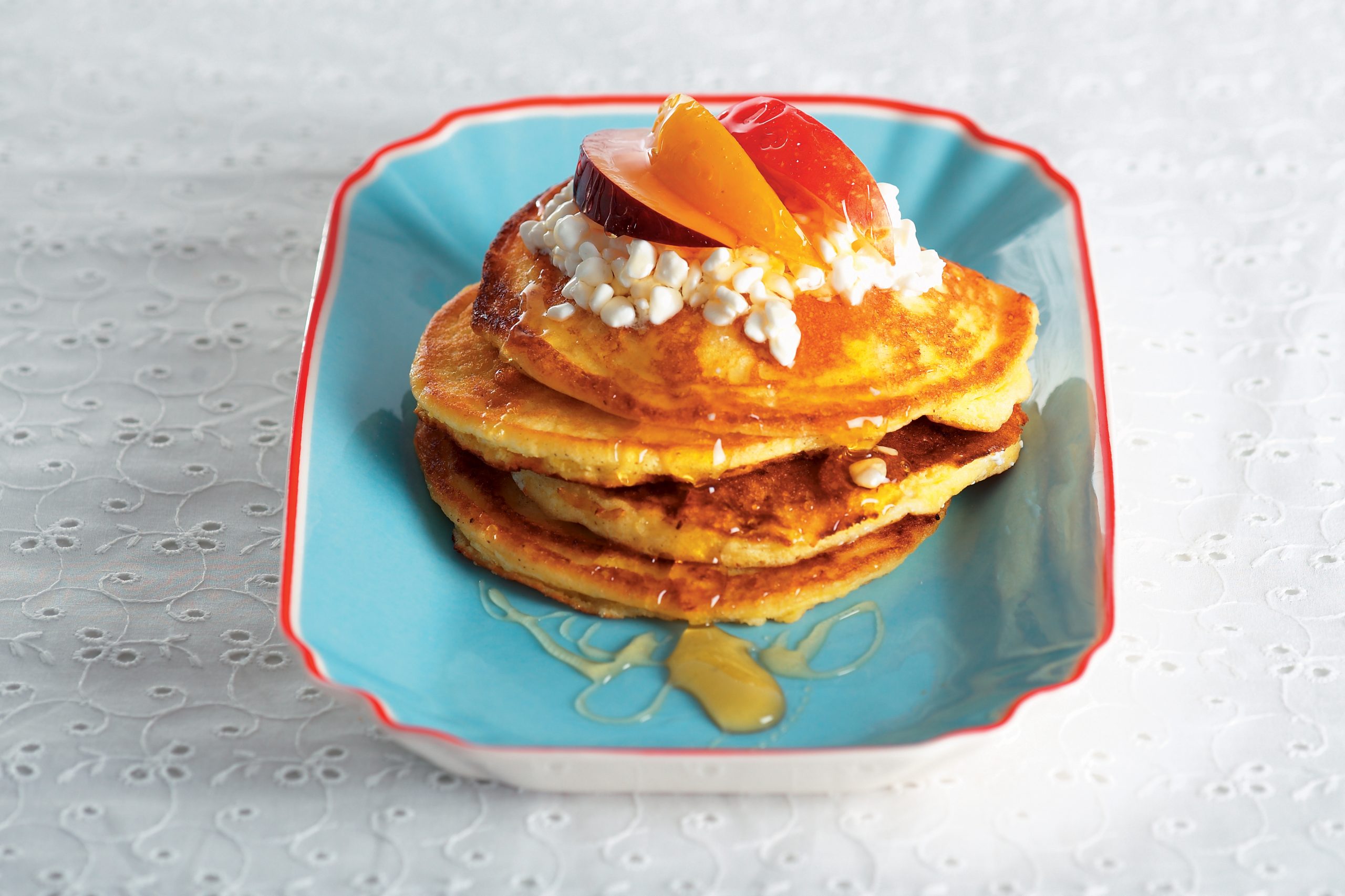 Hüttenkäse-Pancakes mit Früchten