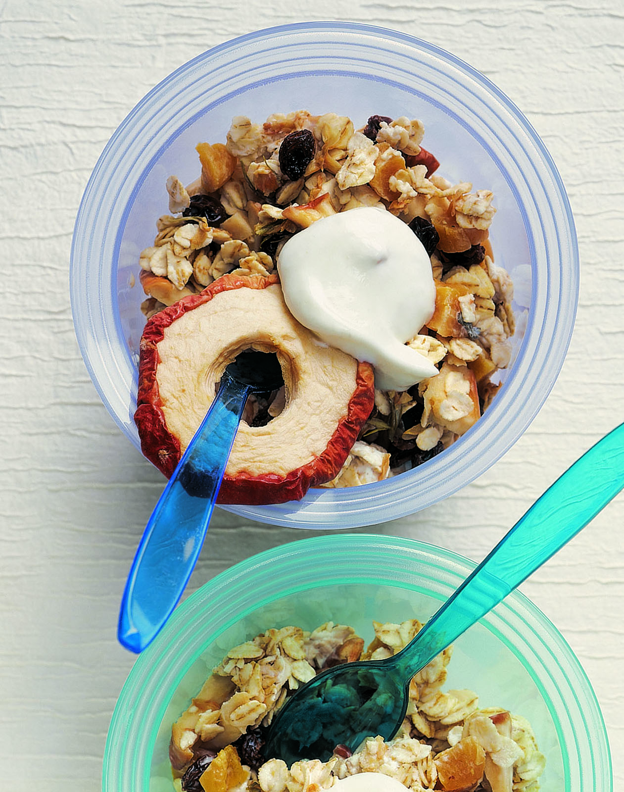 Bircher aux fruits secs et aux fleurs de jasmin