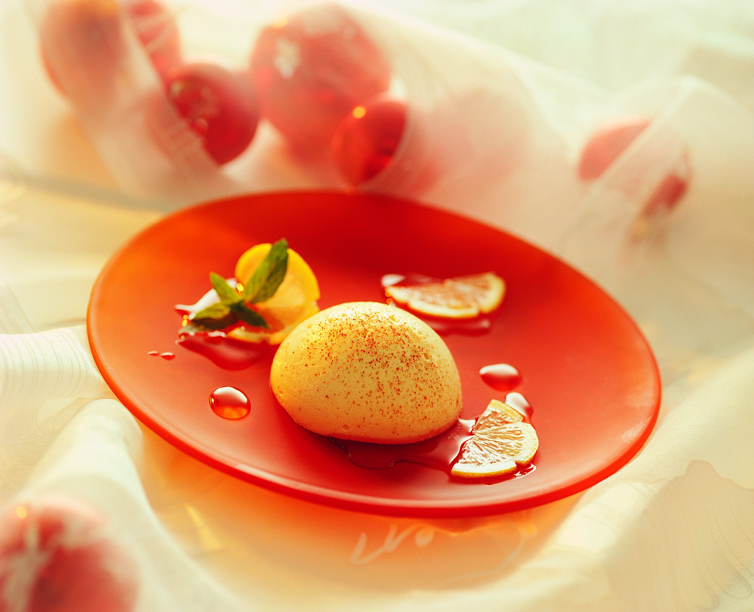Gelée de yogourt au bois de santal et aux citrons glacés