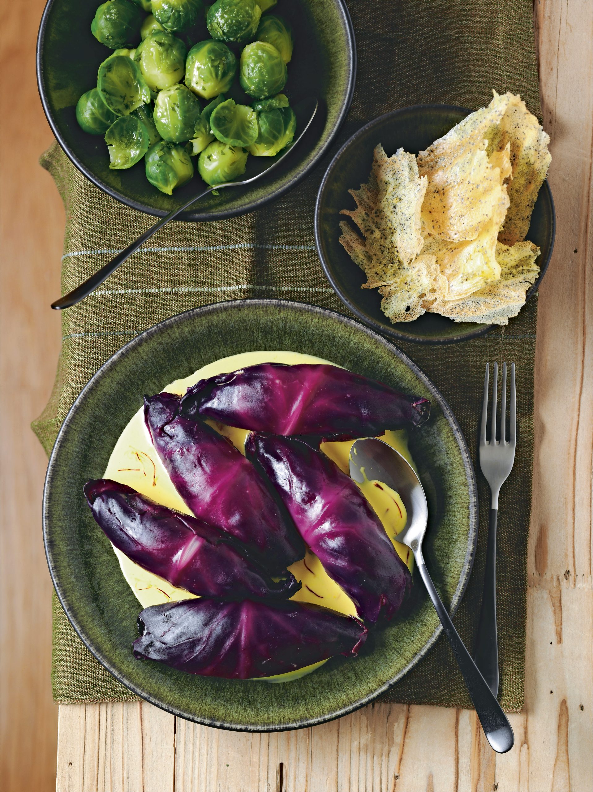 Kabisrouladen an Safransauce mit Rosenkohl