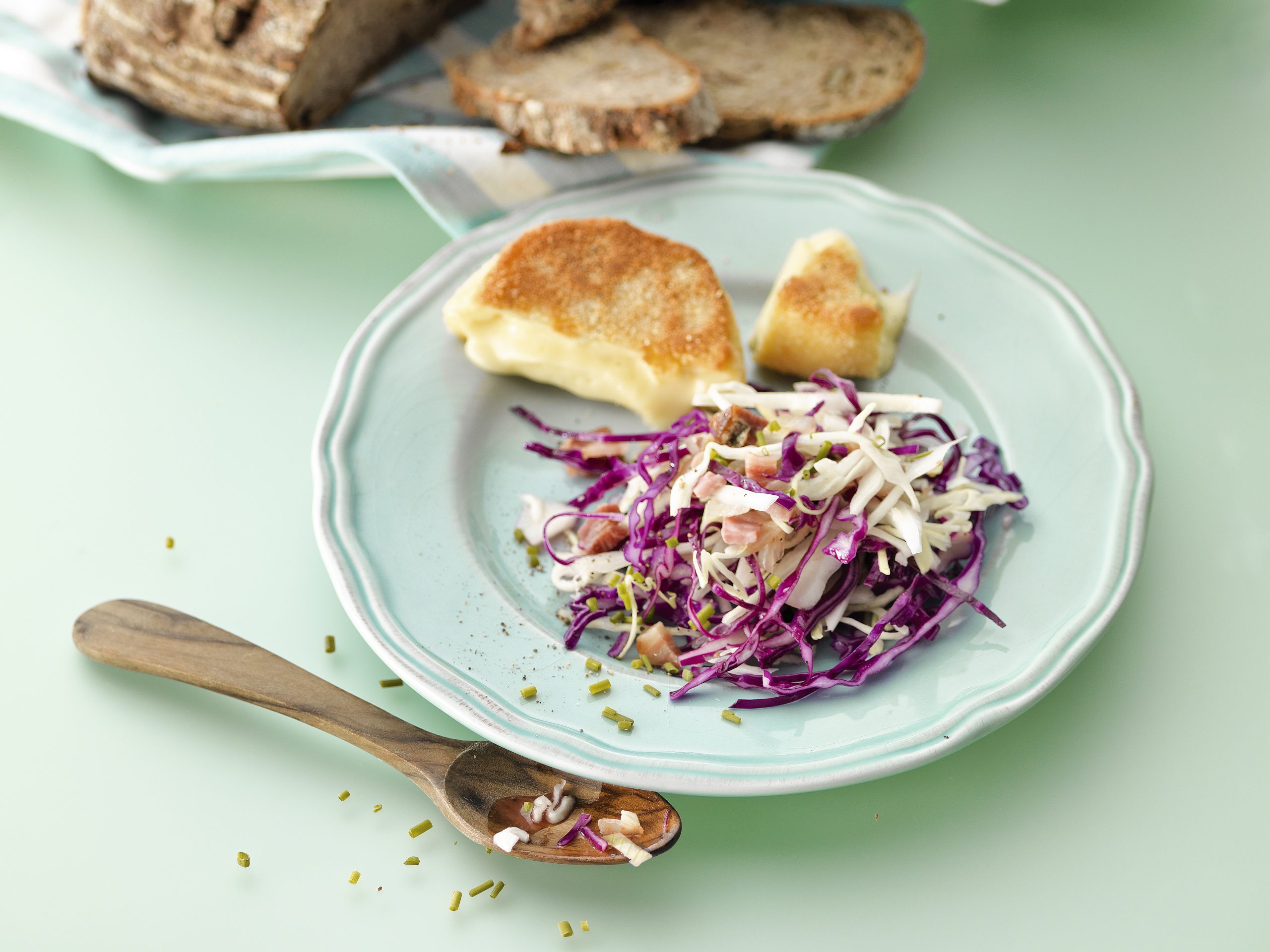 Kabissalat mit Speckdressing