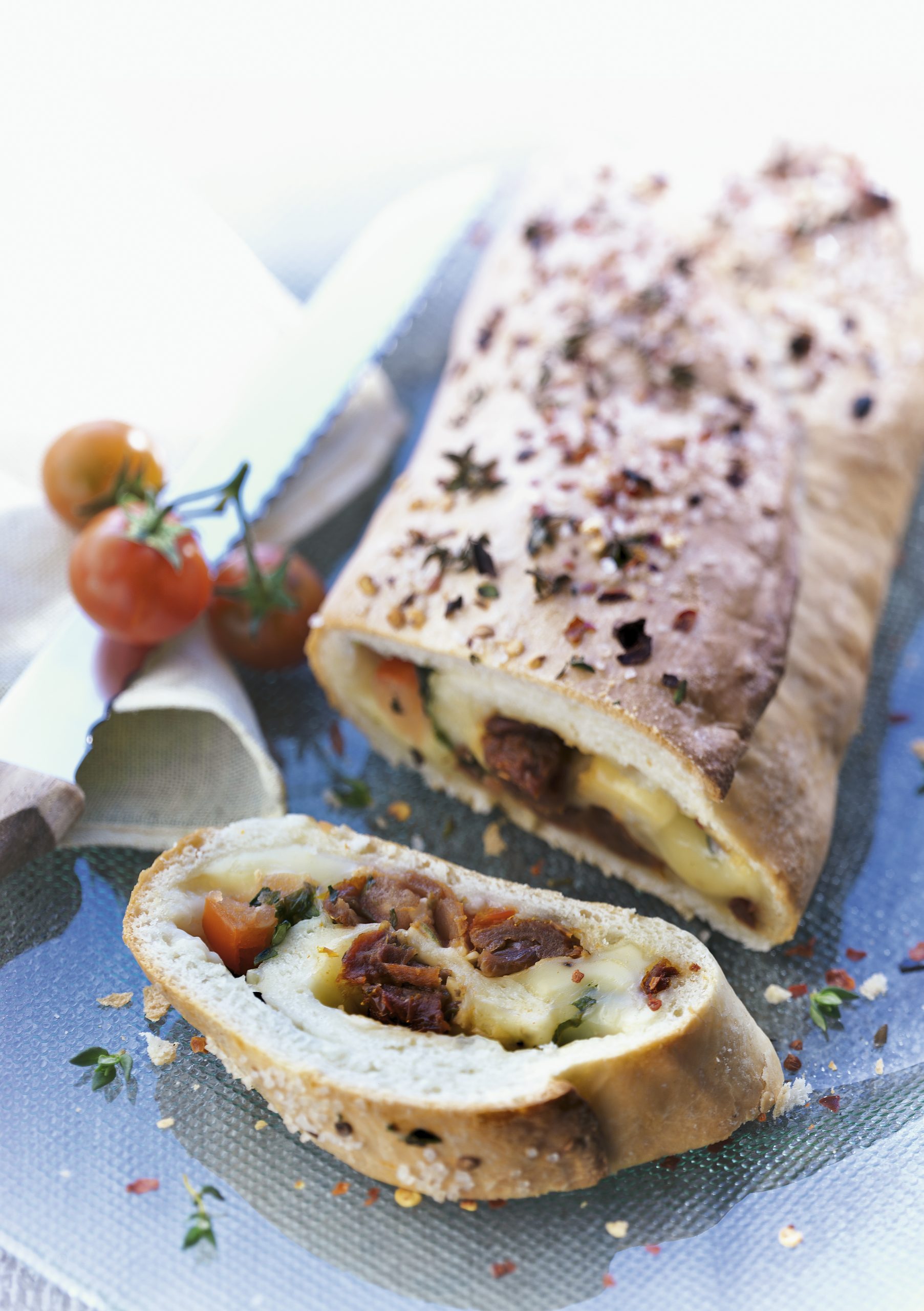 Pain farci au fromage et aux herbes