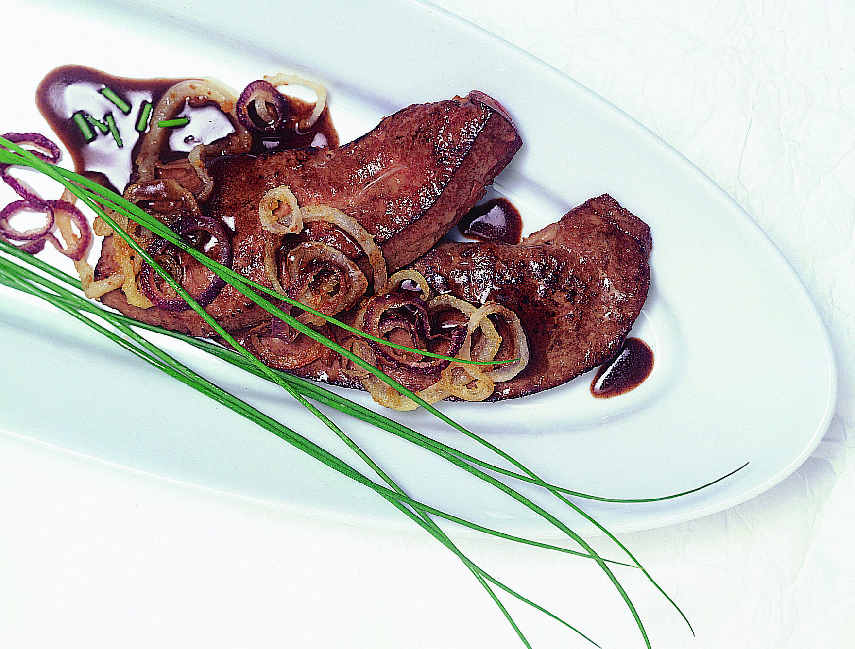 Kalbsleber mit Balsamico-Zwiebeln