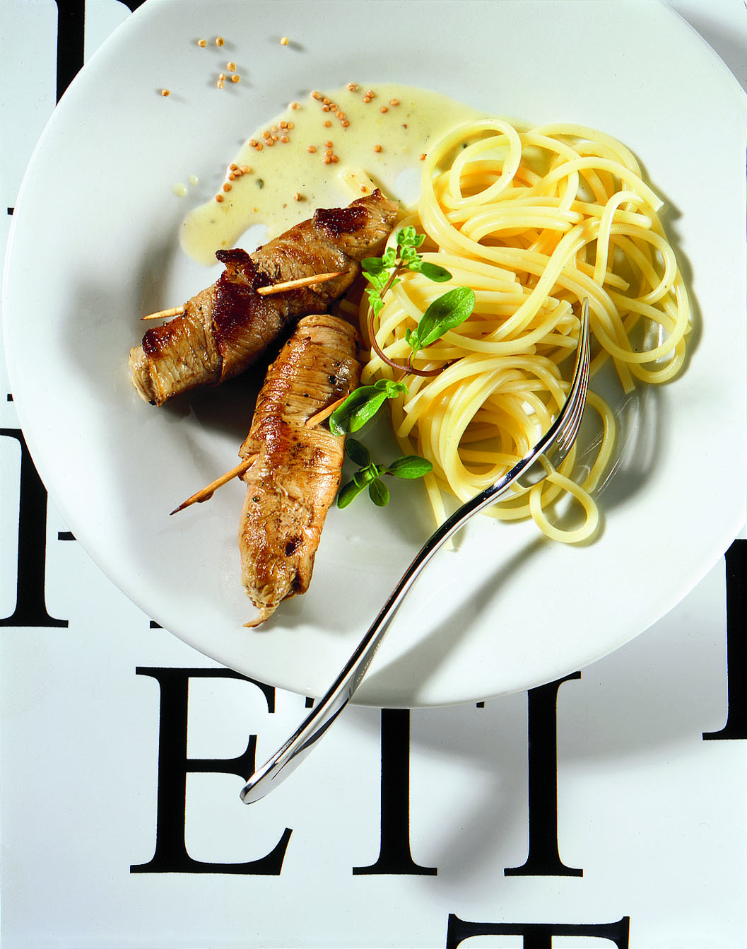Kalbsröllchen an Vanille-Senfsauce