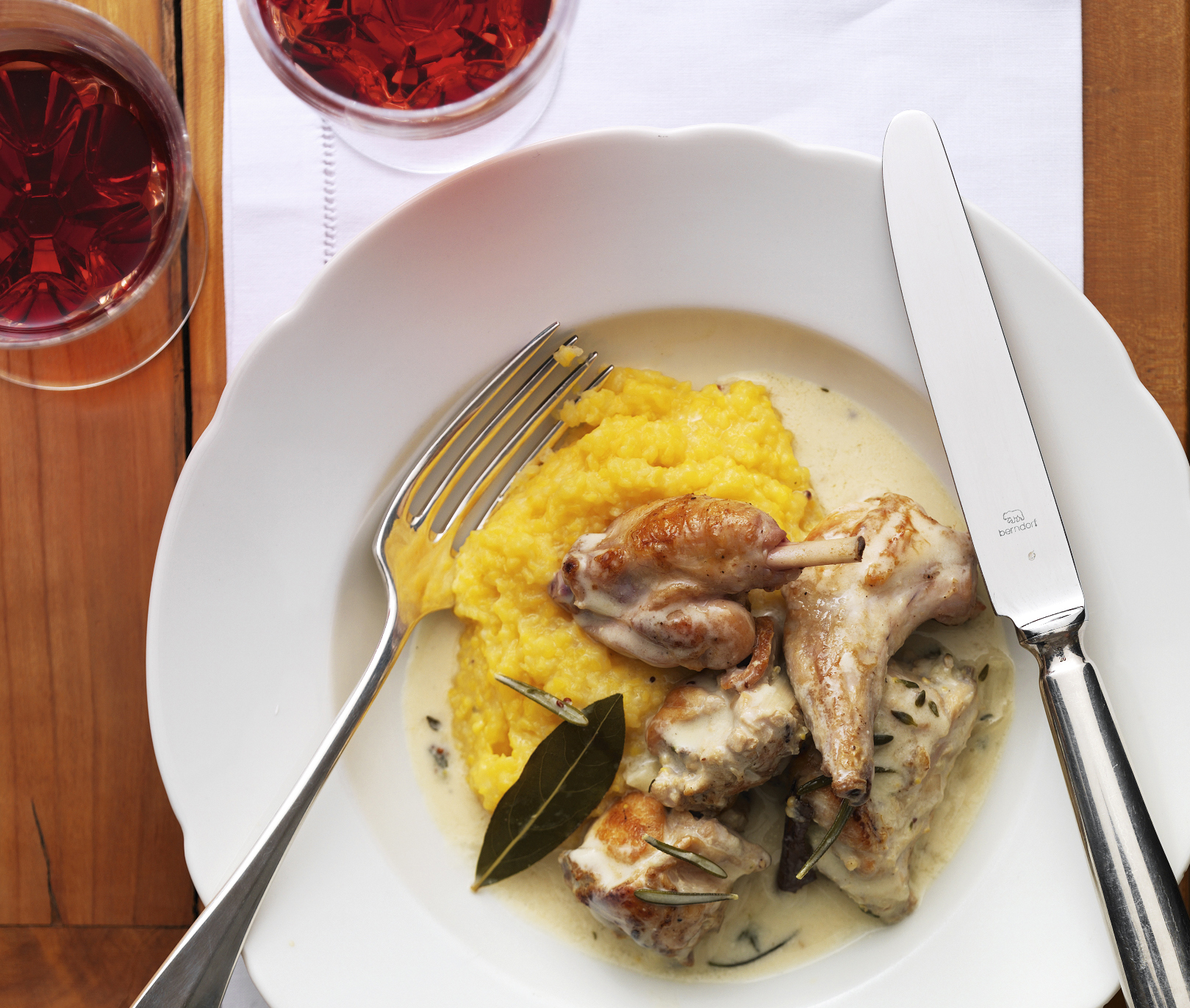Kaninchenragout mit Senf-Rahmsauce