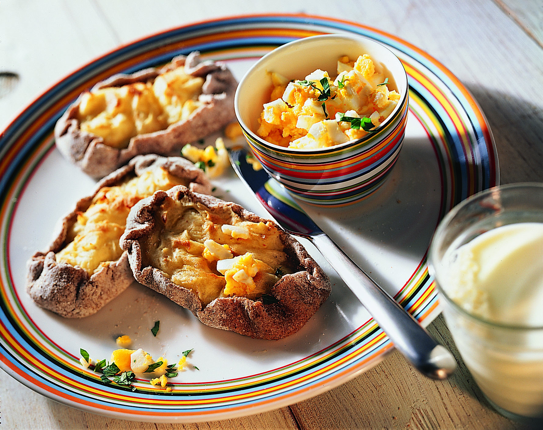 pirogues caréliennes et beurre aux oeufs