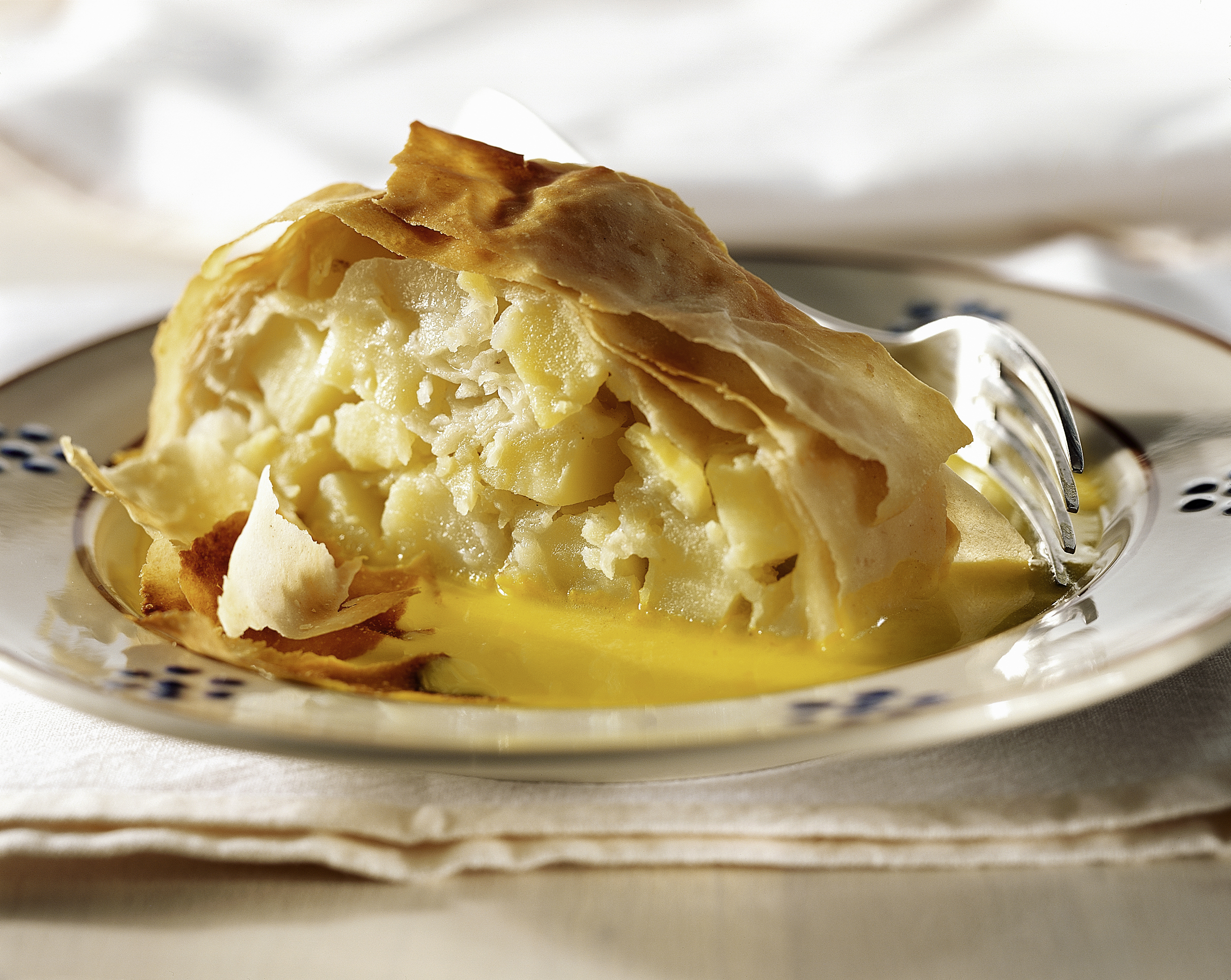 Strudel de pommes de terre au colrave sauce safranée