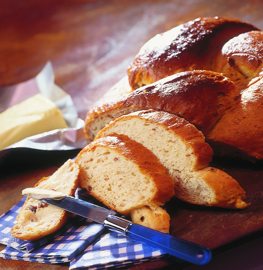 Pain noué aux patates et au lard
