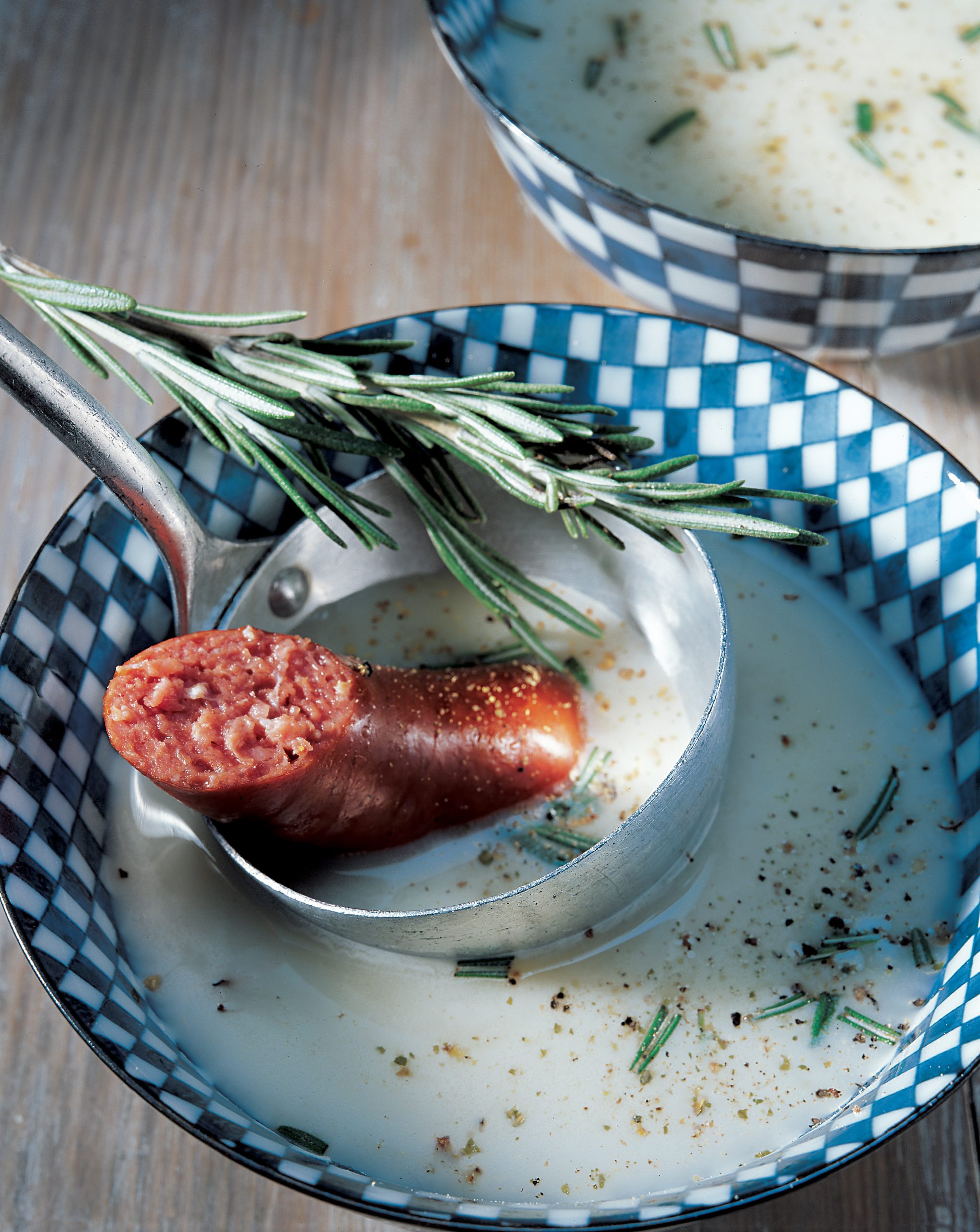 Soupe de pommes de terre et saucisse fumée