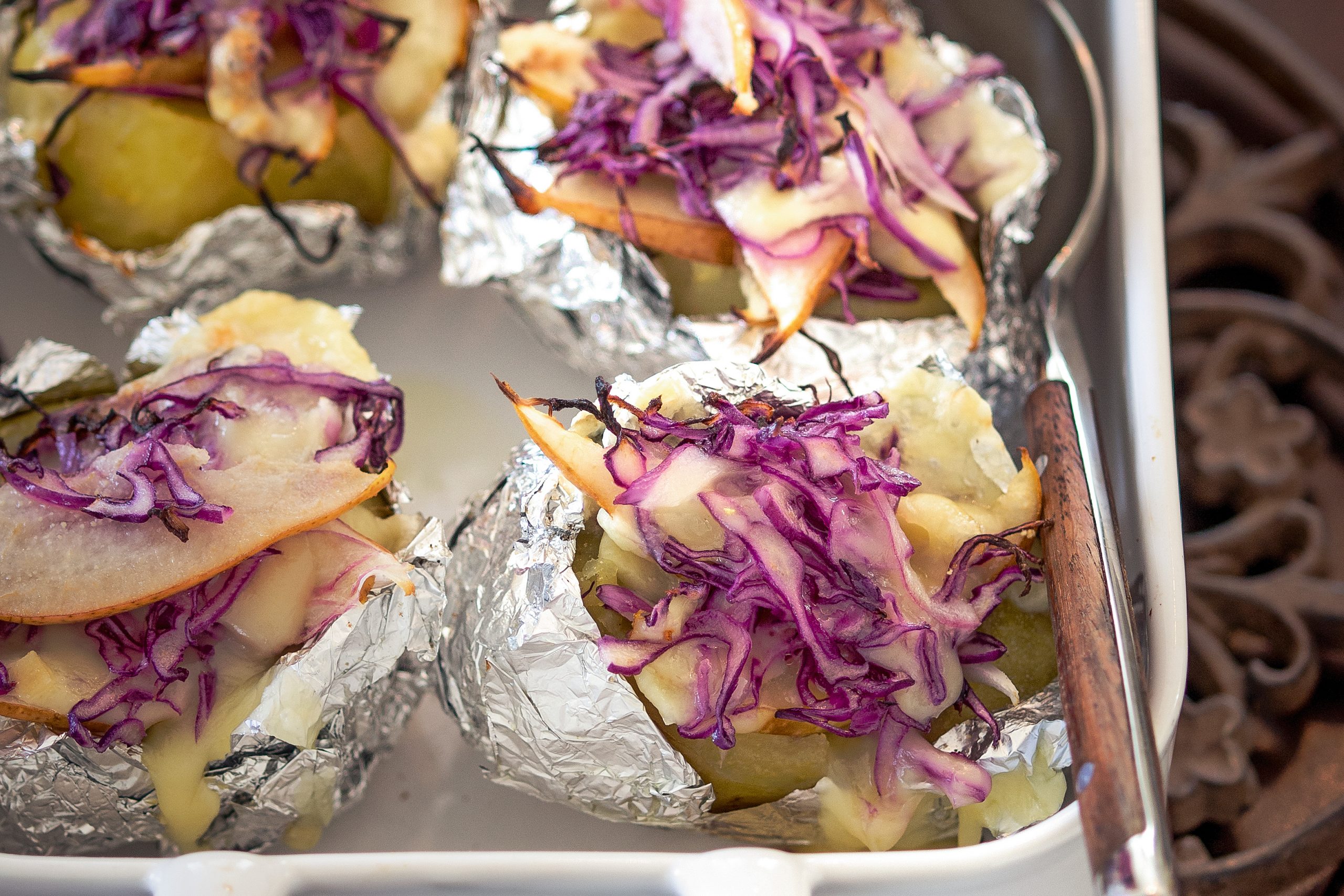 Kartoffeln mit Raclette-Kabis-Birnen-Füllung