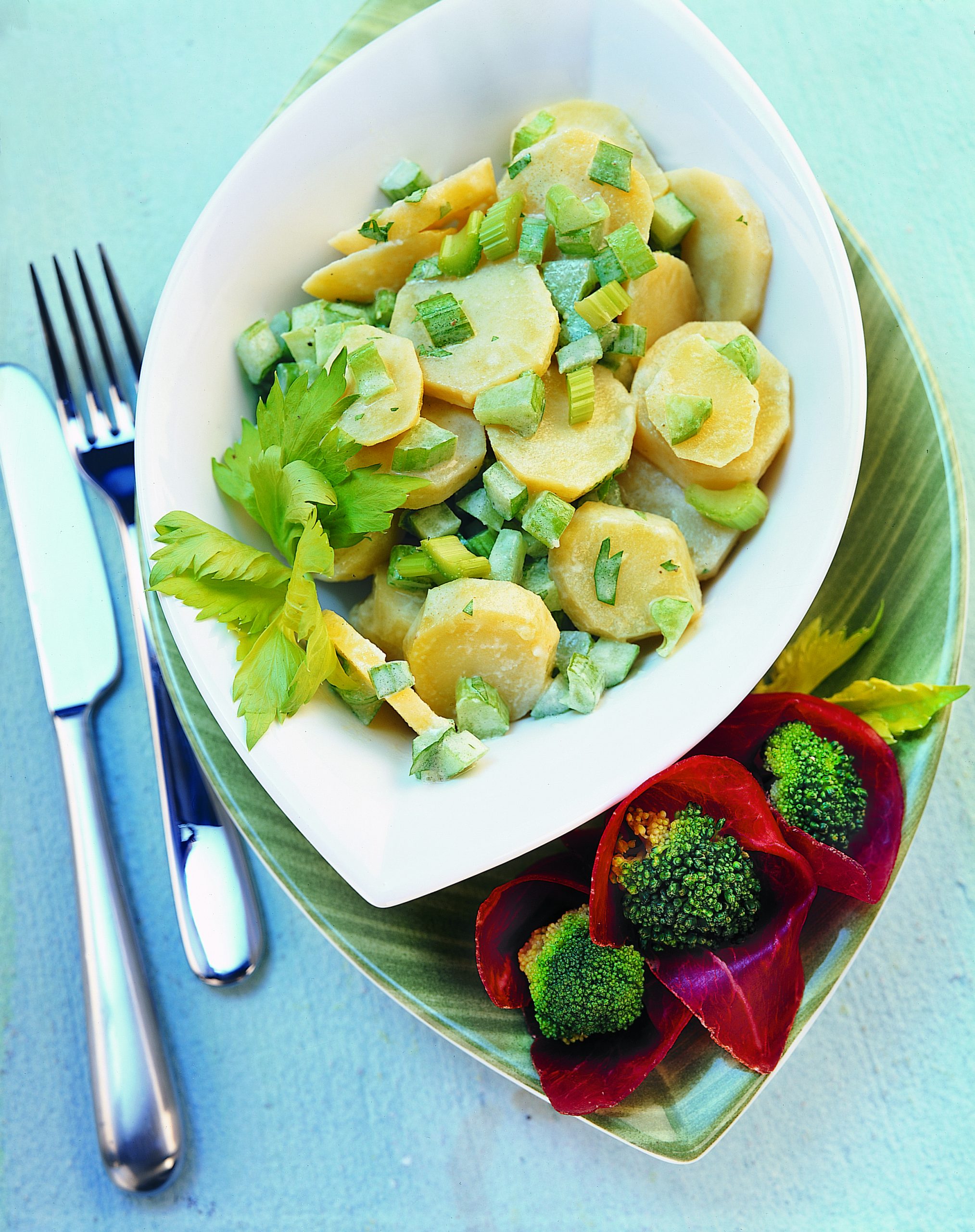 Kartoffelsalat mit Broccoli-Bündnerfleischröschen