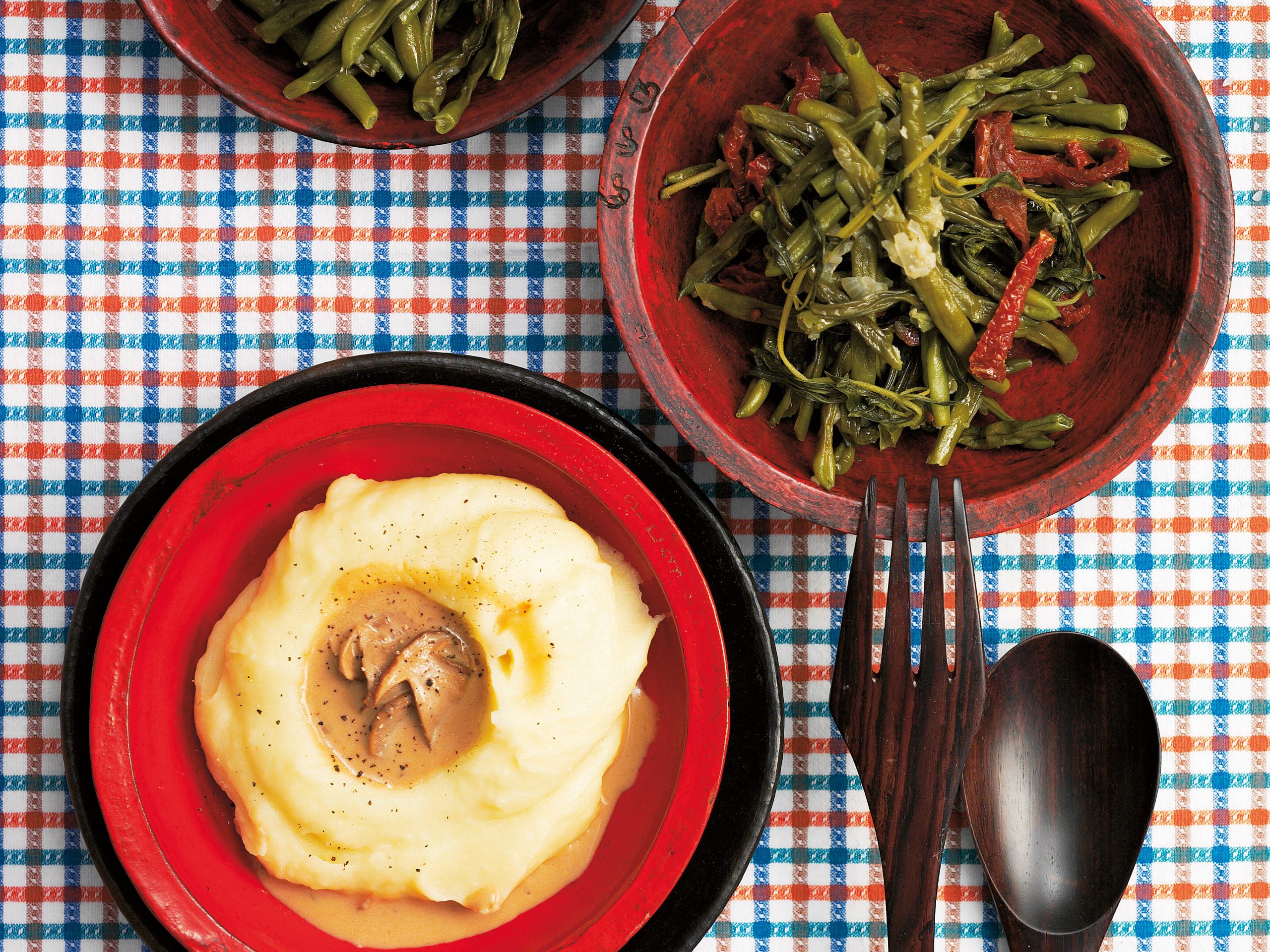 Purée, lac de bolets et haricots séchés