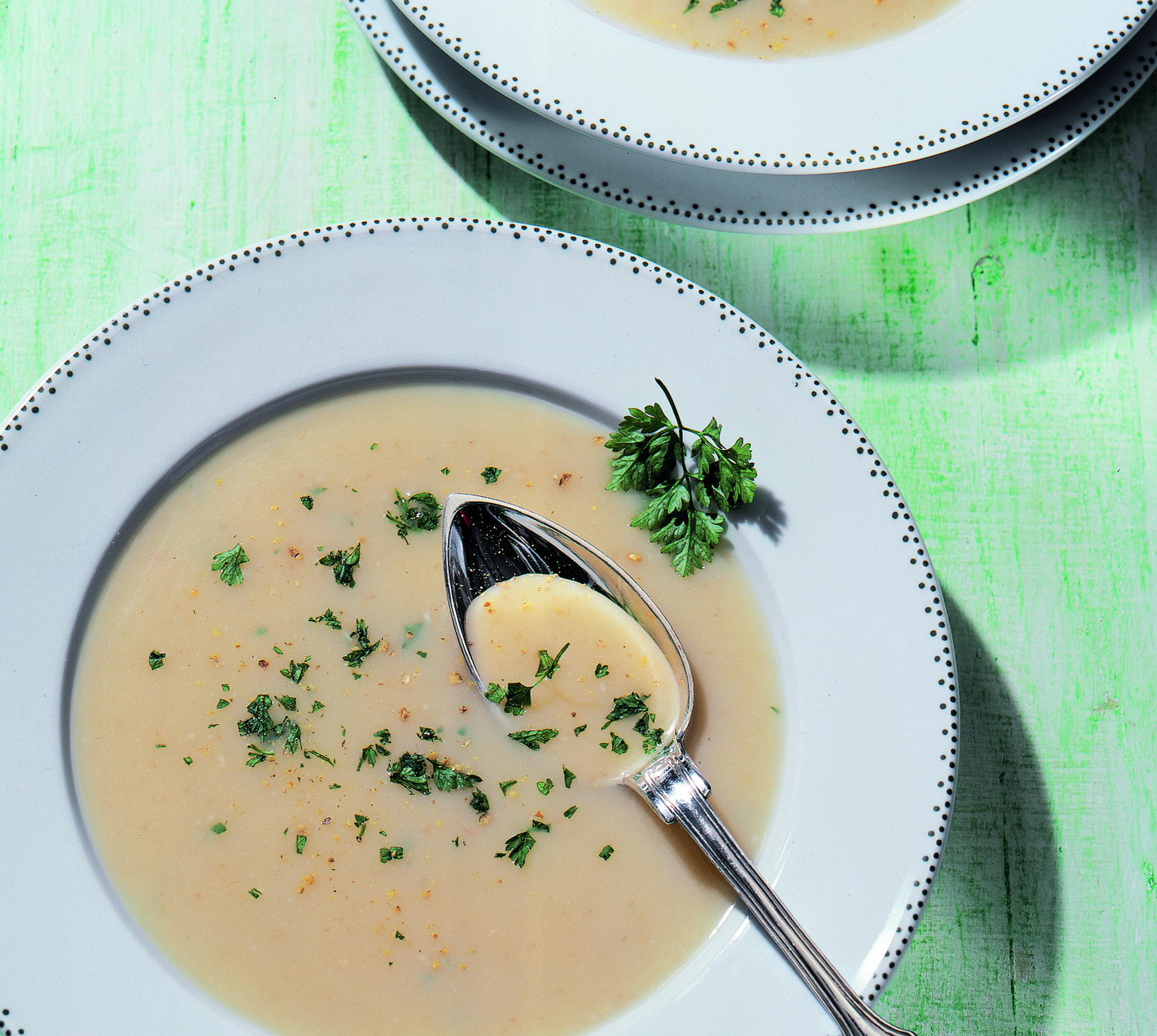 Kartoffelsuppe mit Kerbel und Speck