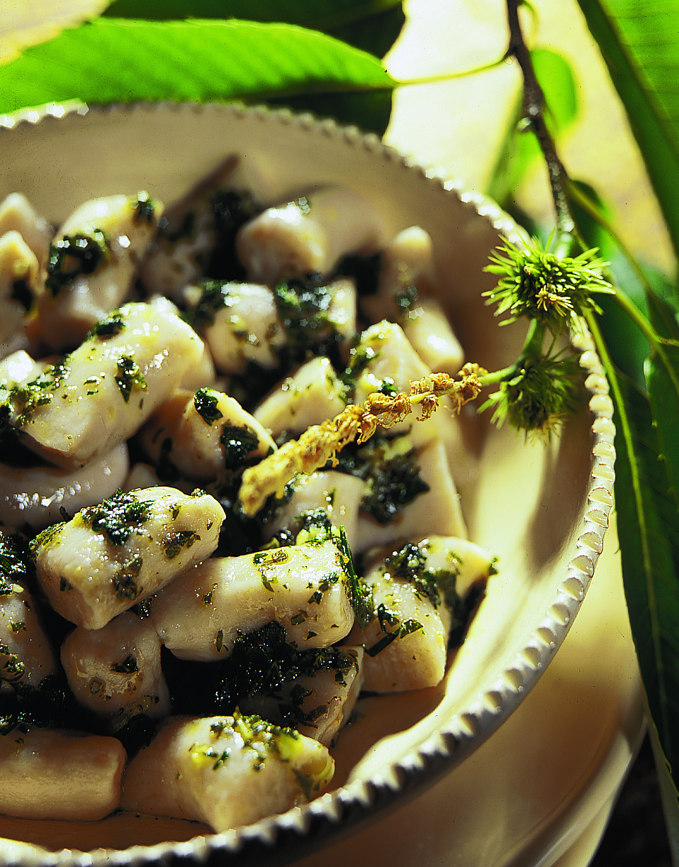 Kastanien-Gnocchi mit Kräuterbuttersauce