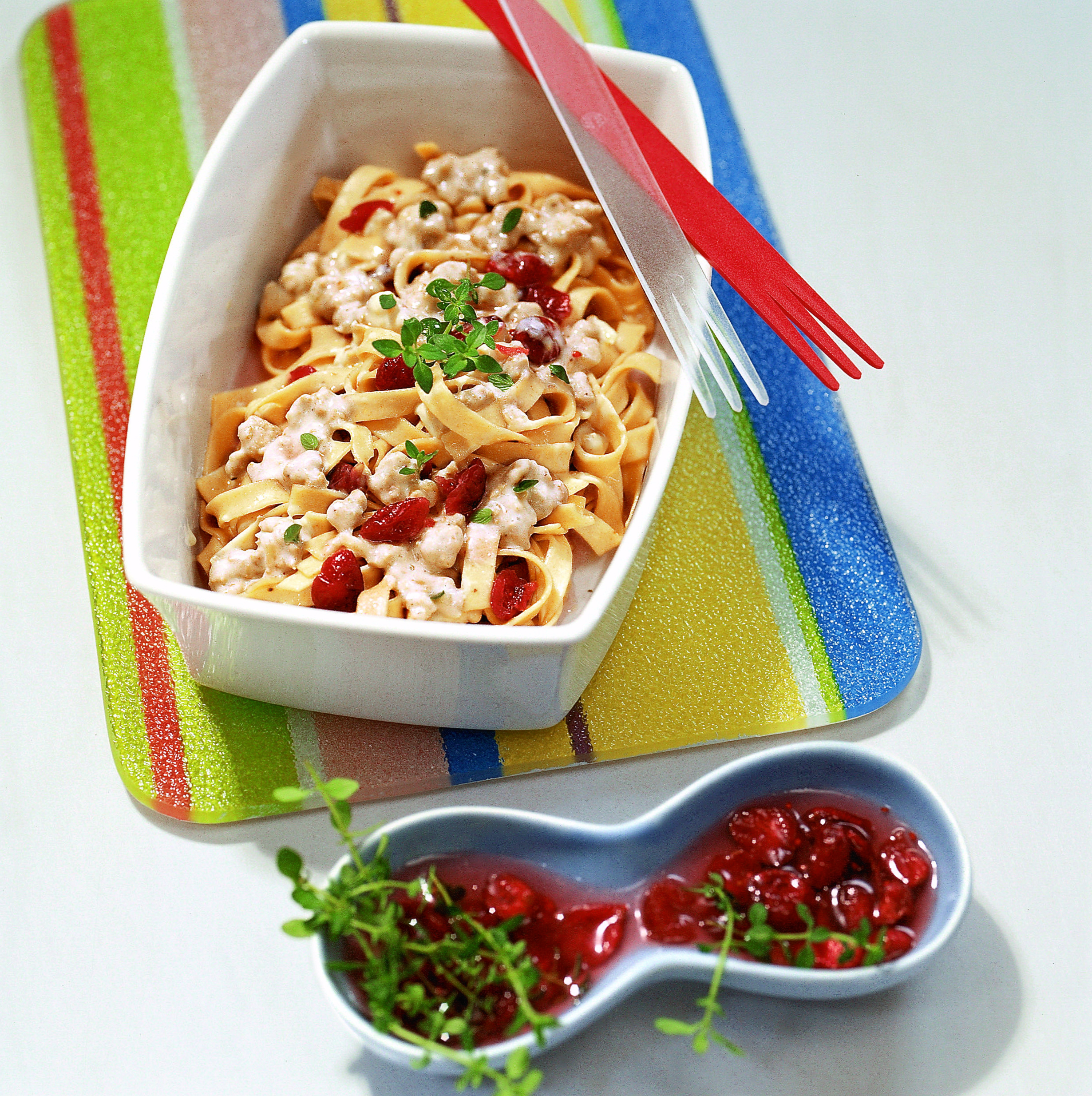 Kastanien-Nudeln mit Kalbfleisch-Preiselbeer-Sauce