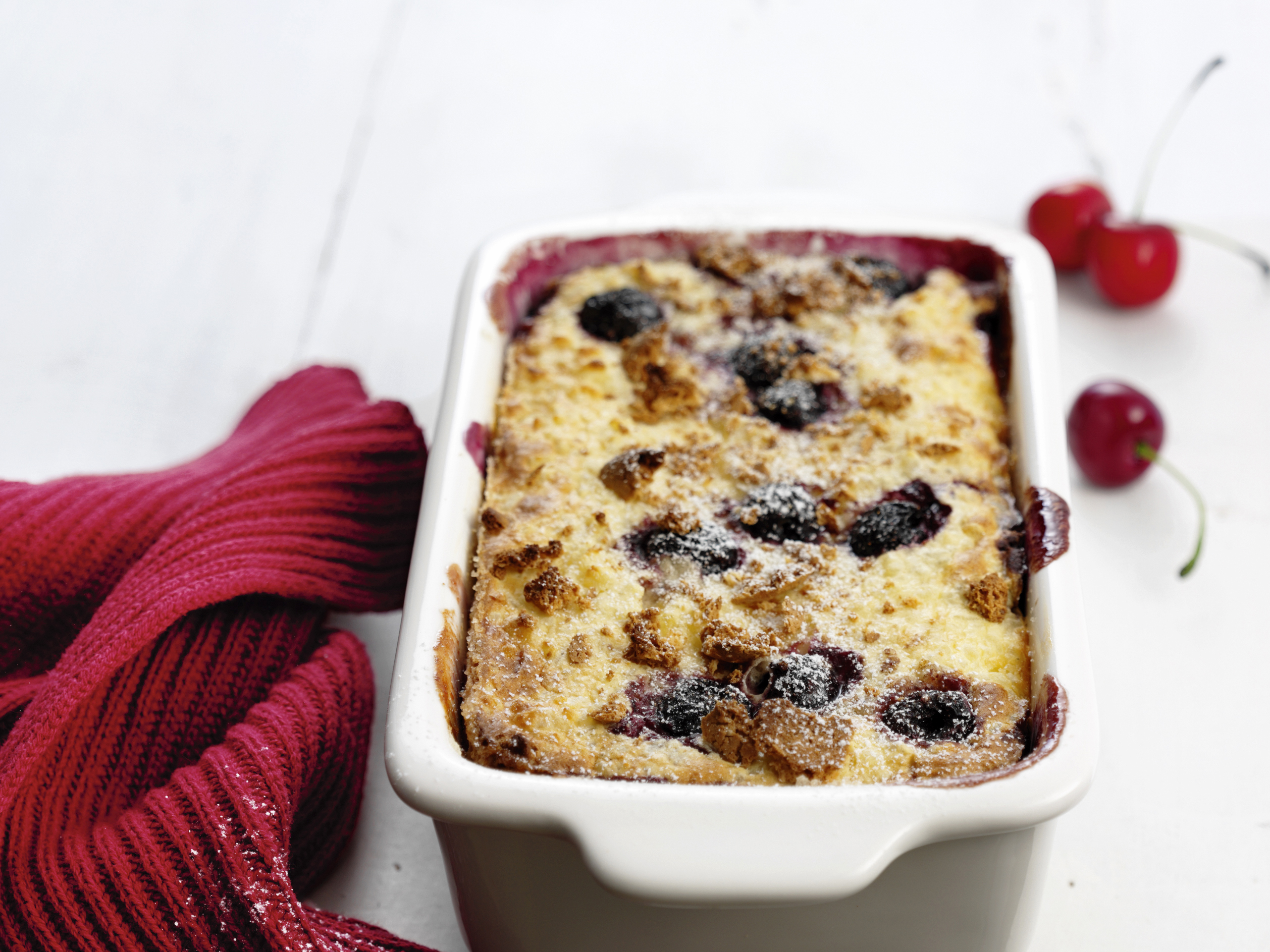Soufflé aux cerises et aux amaretti