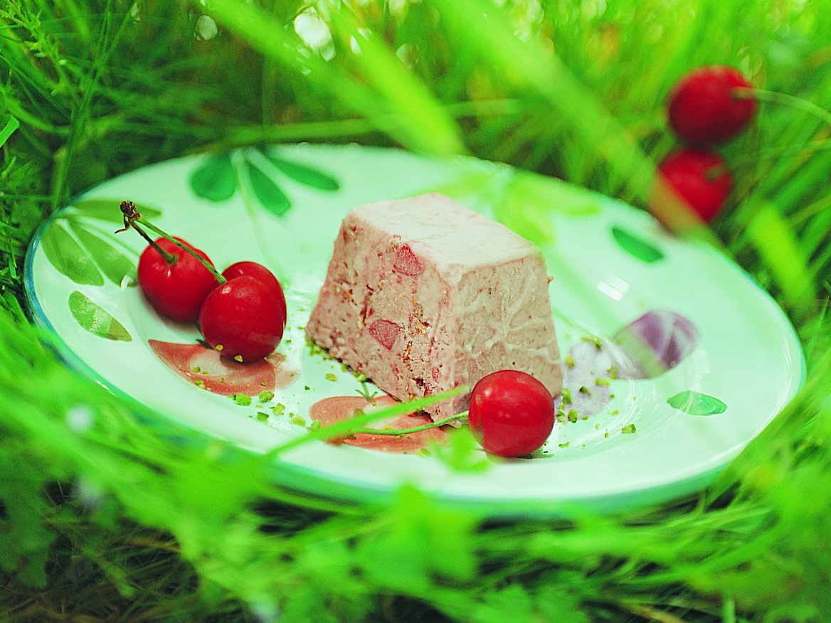 Parfait glacé aux cerises et au gruau de seigle