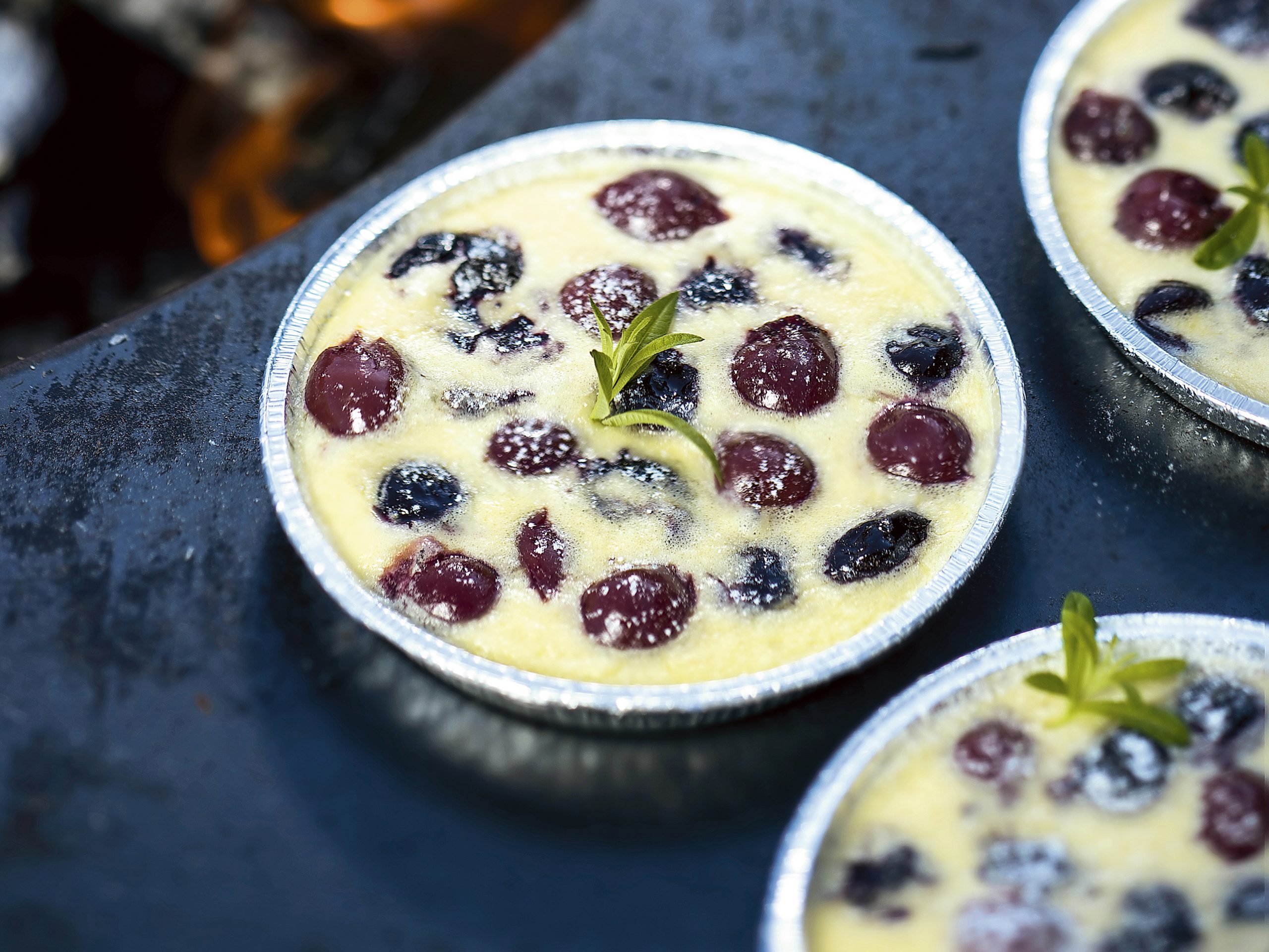 Mini-clafoutis aux cerises au barbecue