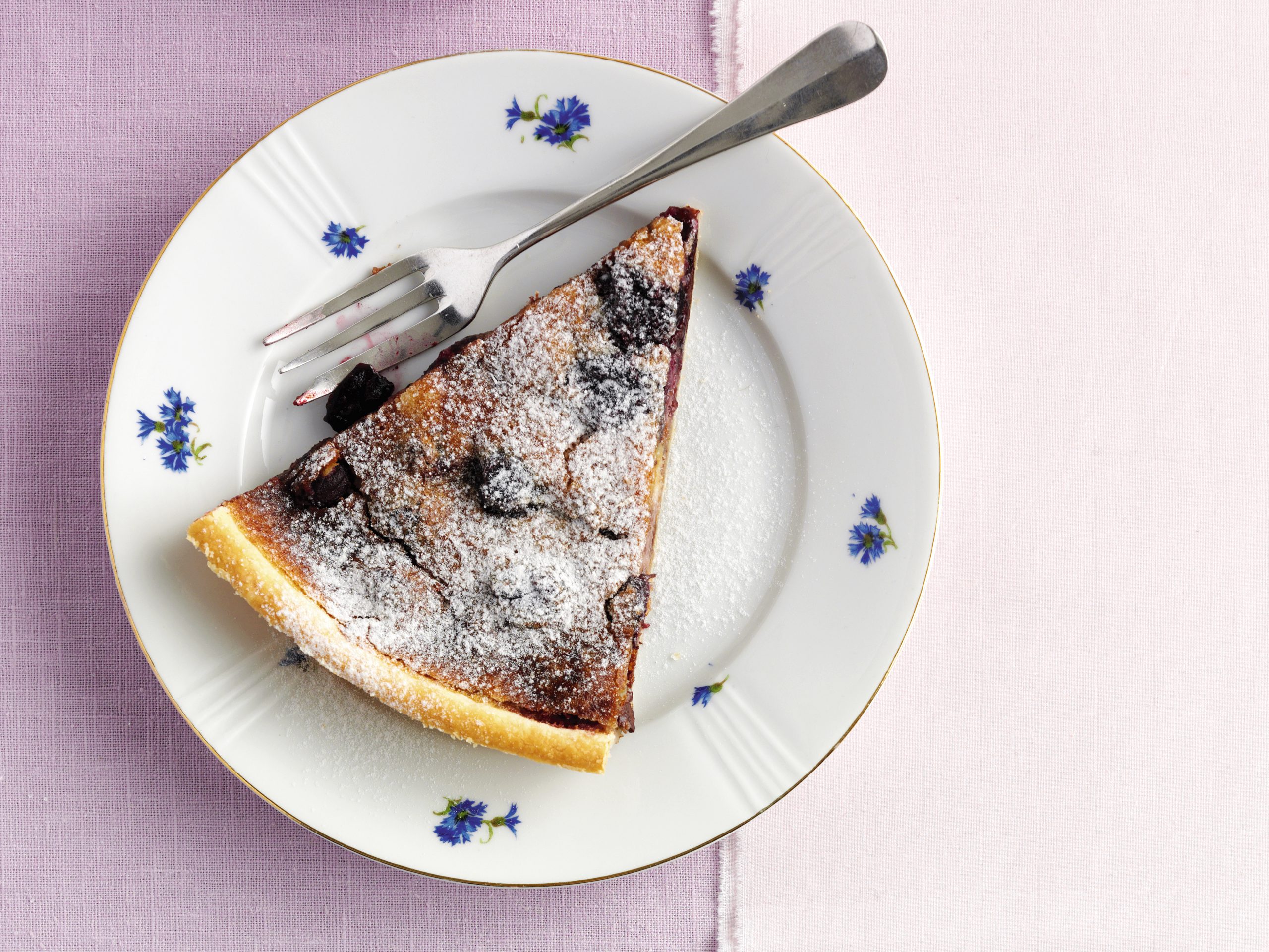 Tarte aux cerises avec fond amaretti-chocolat