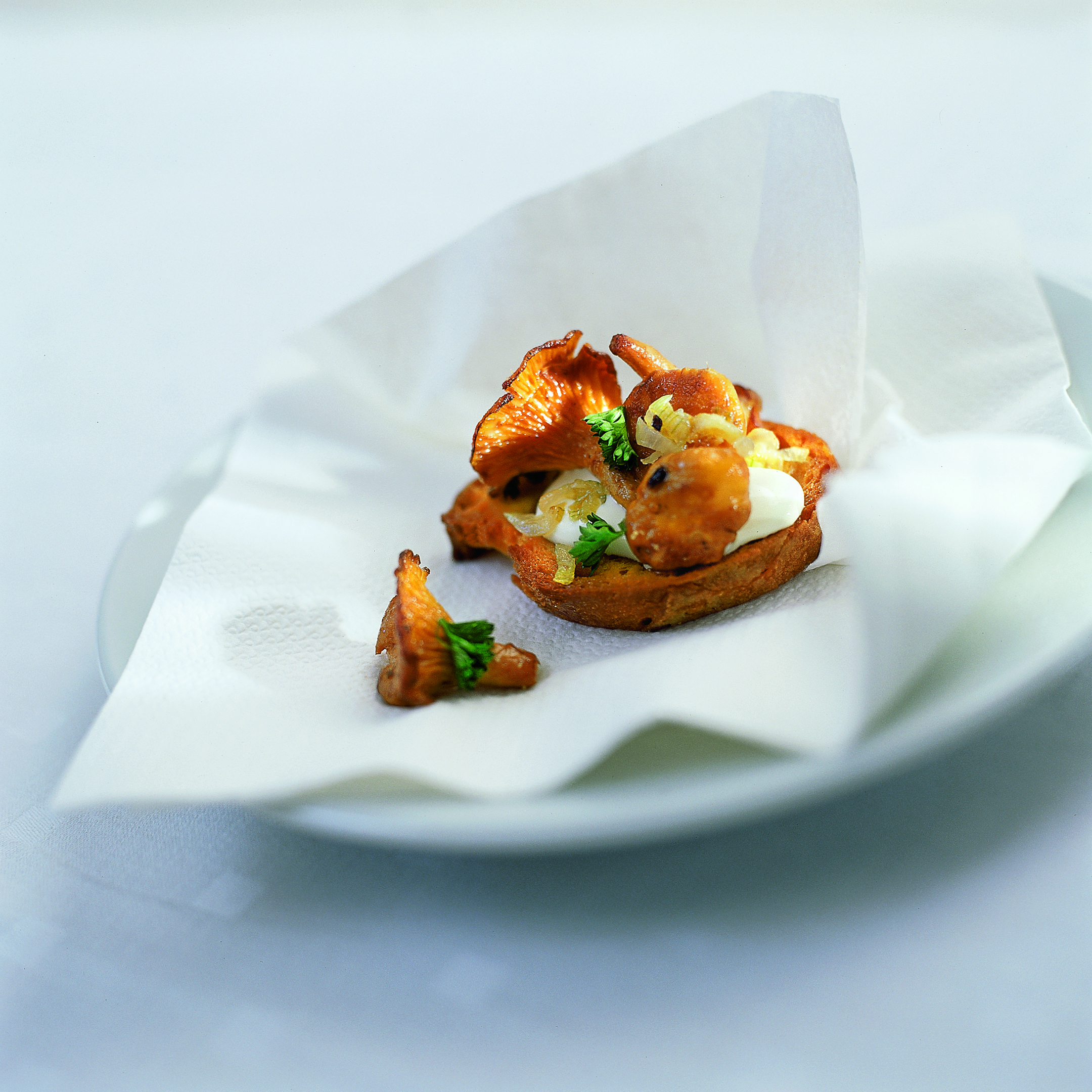 Petites croûtes aux chanterelles