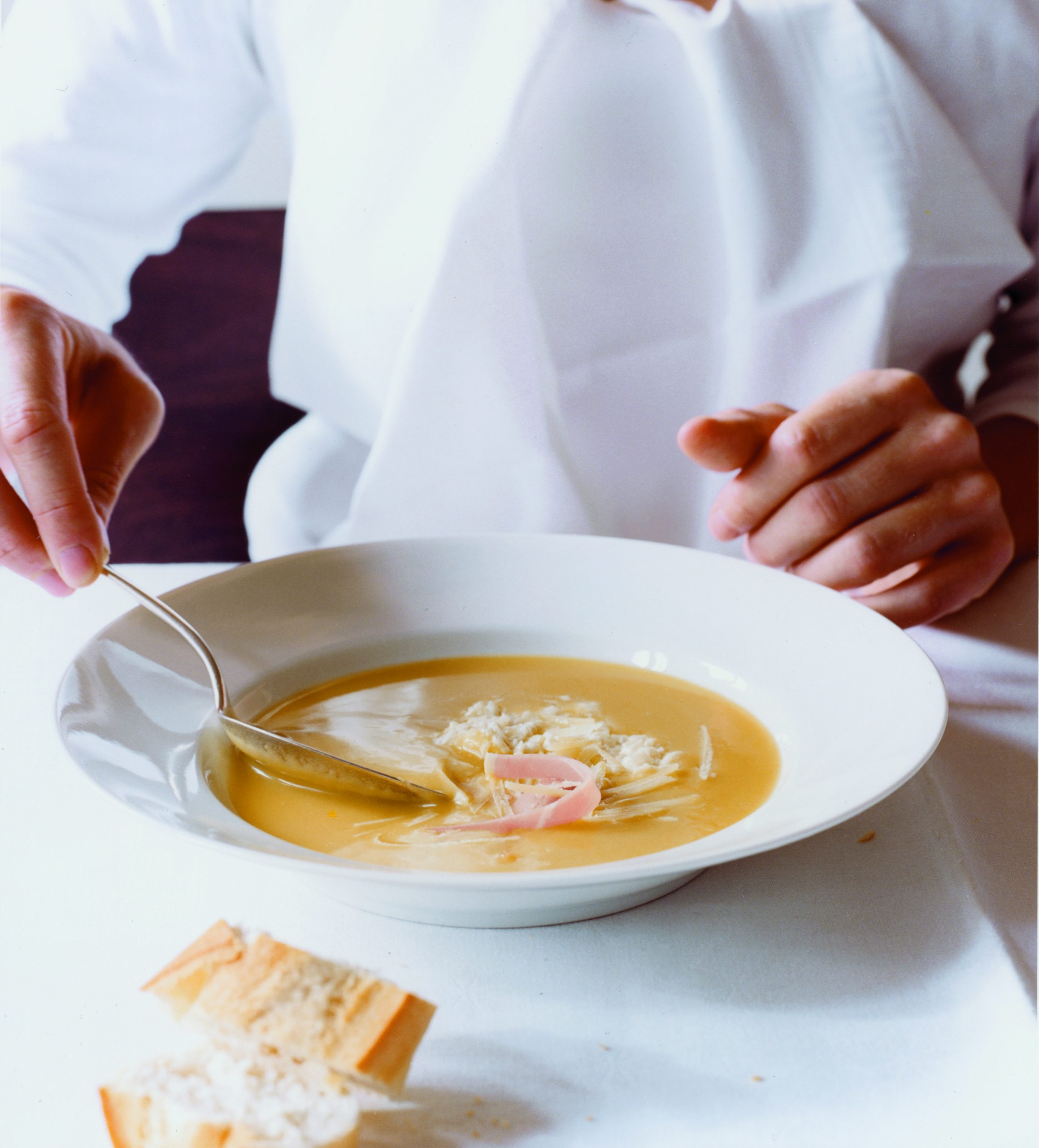 Knoblauchcrème mit Schinken, Sbrinz und Pasta